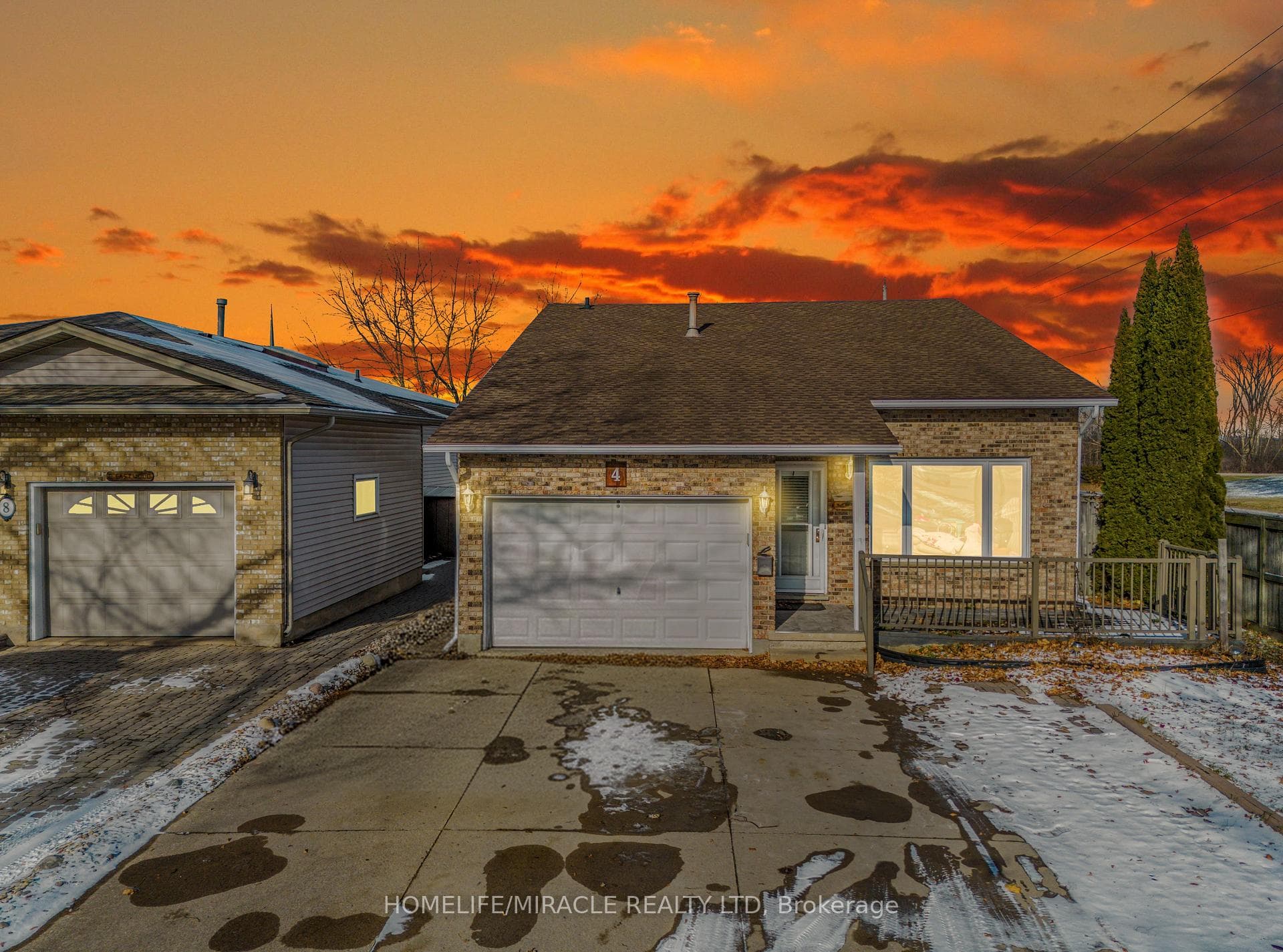 4 Eastwood Drive, Welland, ON L3C 6W3, Welland — photo 1