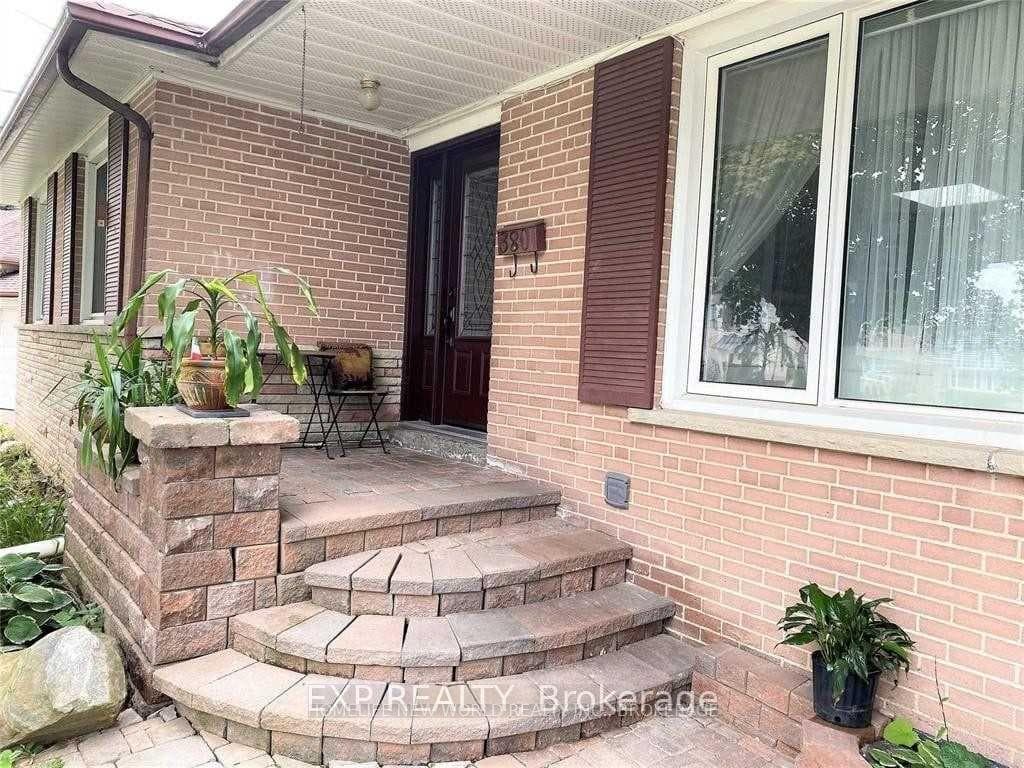 380 Balkan Road, Richmond Hill, ON L4C 2P1, Richmond Hill — photo 1