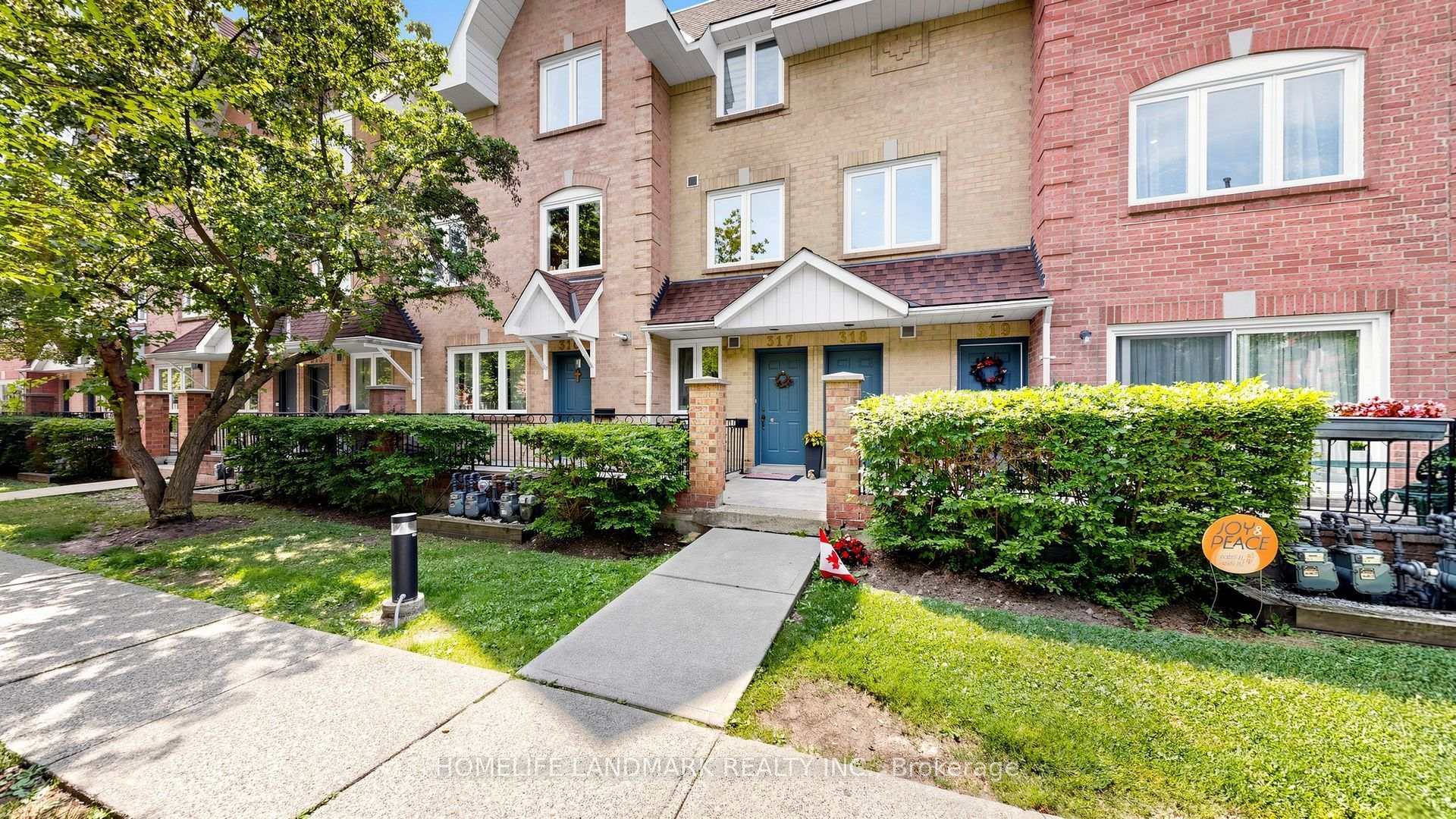 75 Weldrick Road E 318, Richmond Hill, ON L4C 0H9, Richmond Hill — photo 1