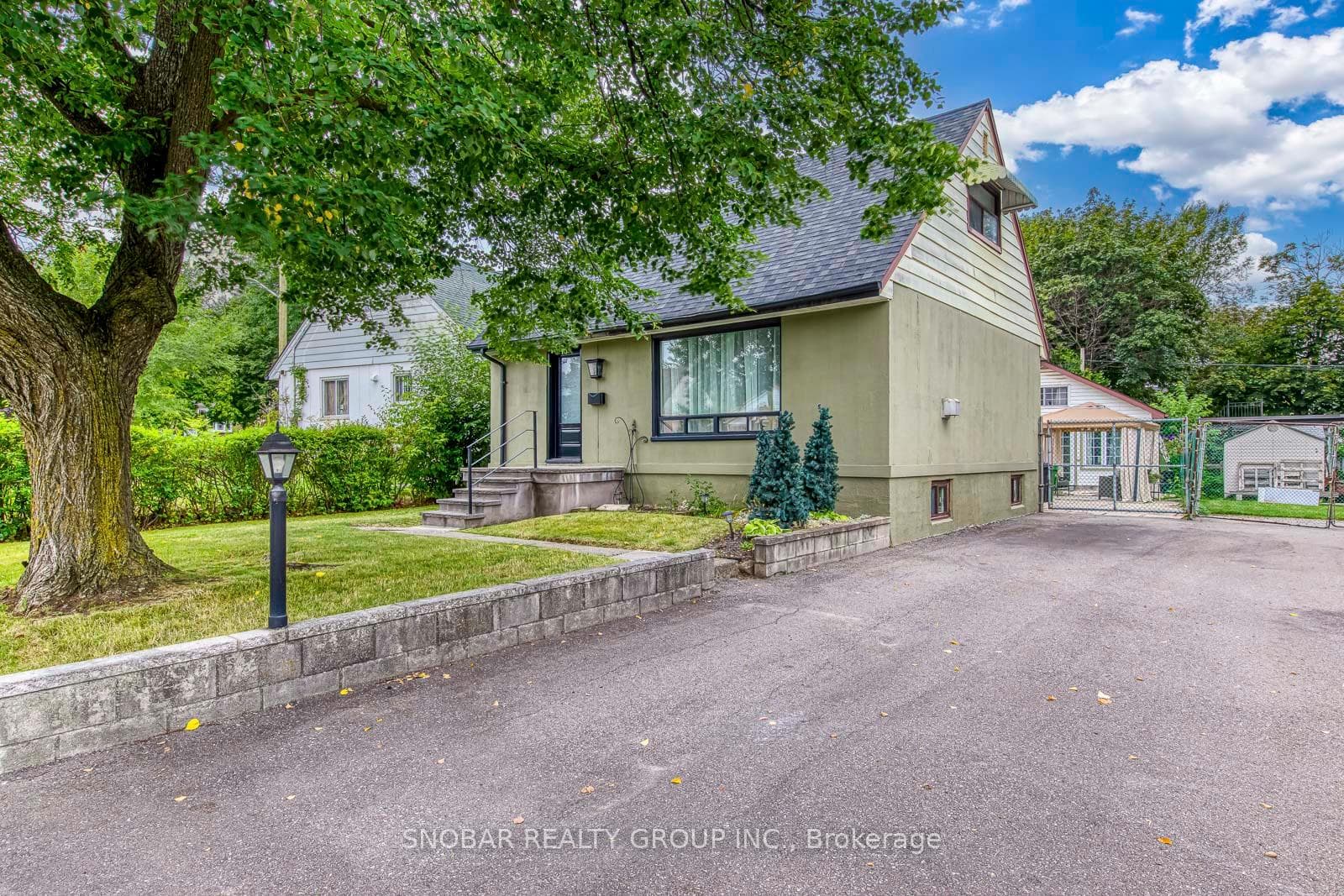 84 Allenby Avenue, Toronto, ON M9W 1S8, Toronto W10 — photo 1