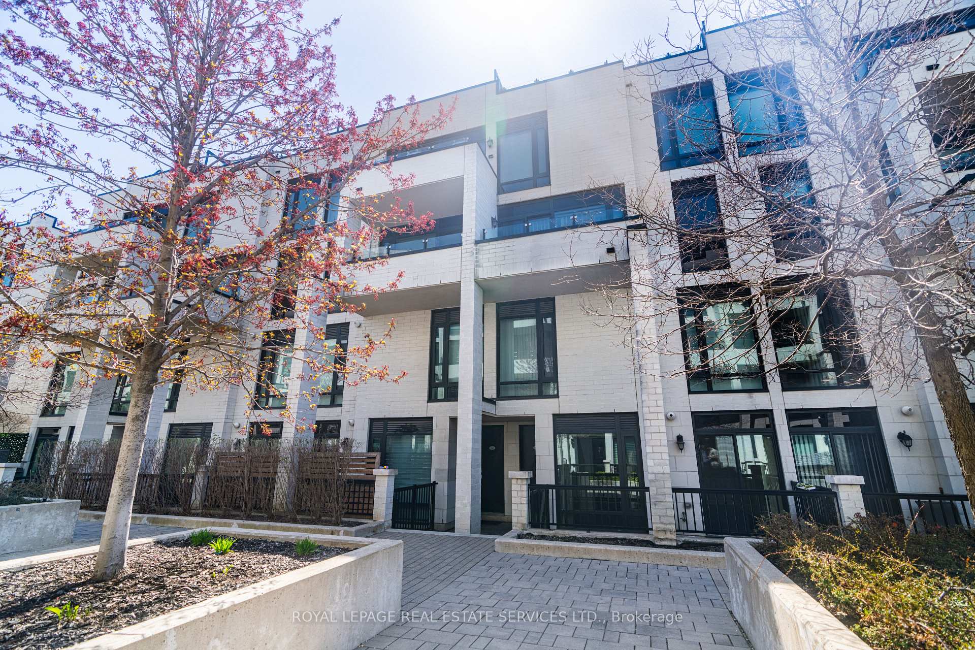 138 Widdicome Hill Boulevard 721, Toronto, ON M9R 0A9, Toronto W09 — photo 1