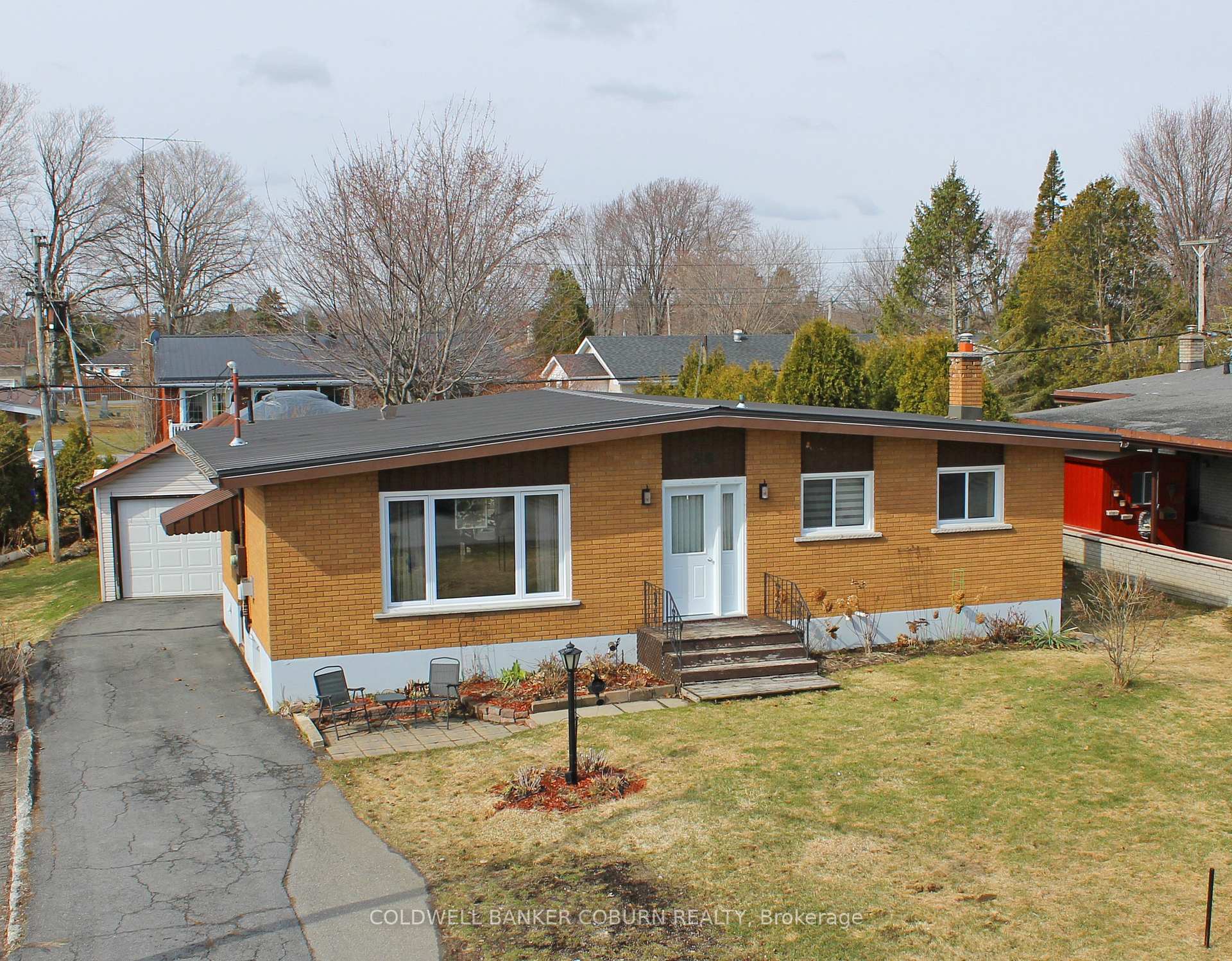 56 Meikle Street, South Dundas, ON K0C 1X0, South Dundas — photo 1