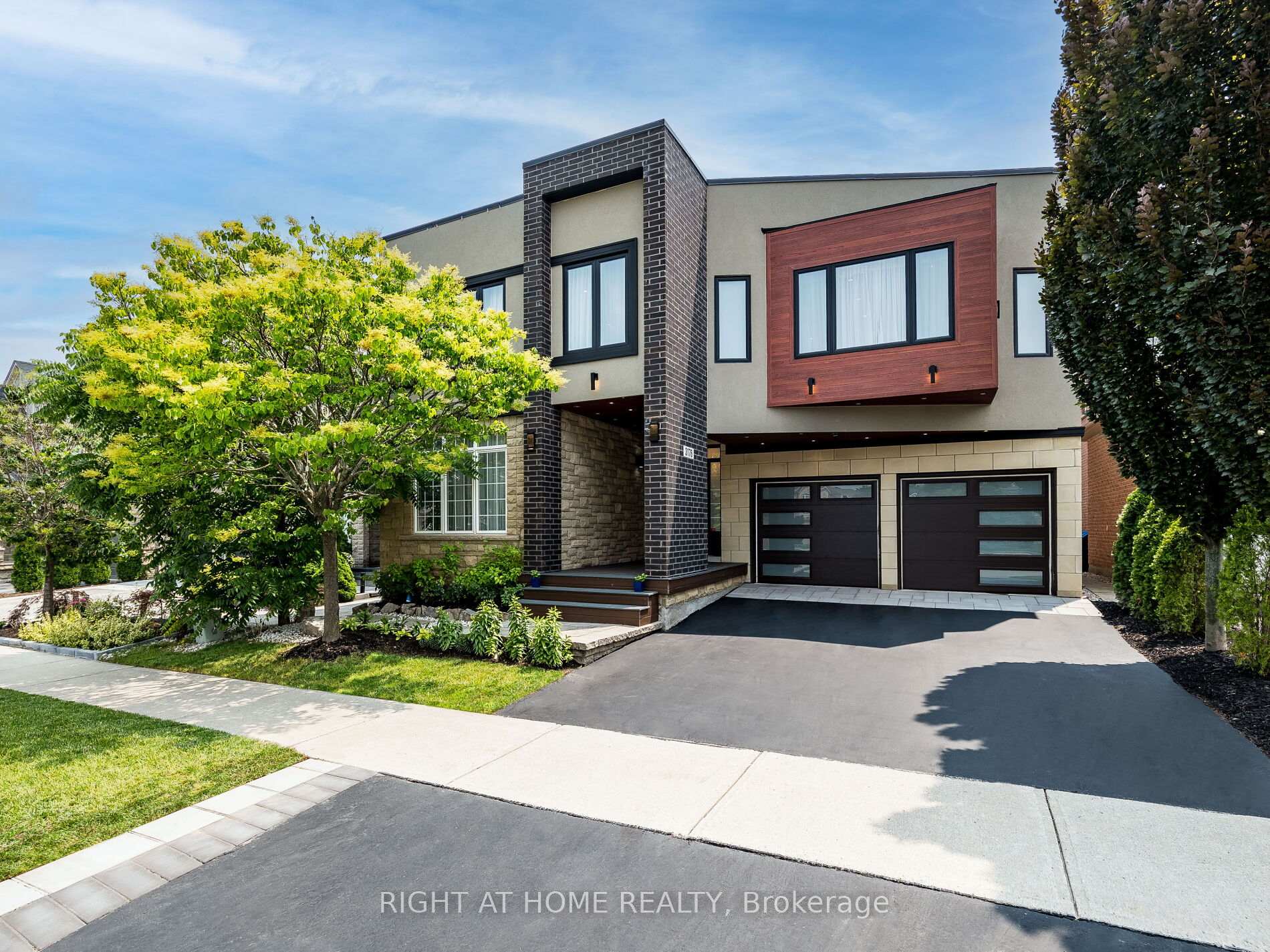 3176 Stocksbridge Avenue, Oakville, ON L6M 0A7, Oakville — photo 1