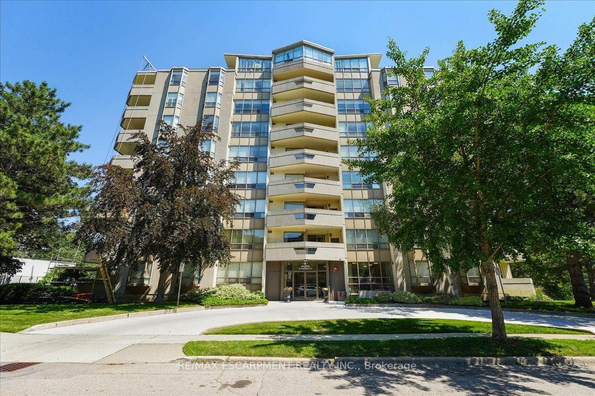 8 Village Green Boulevard 807, Hamilton, ON L8G 5B8, Hamilton — photo 1