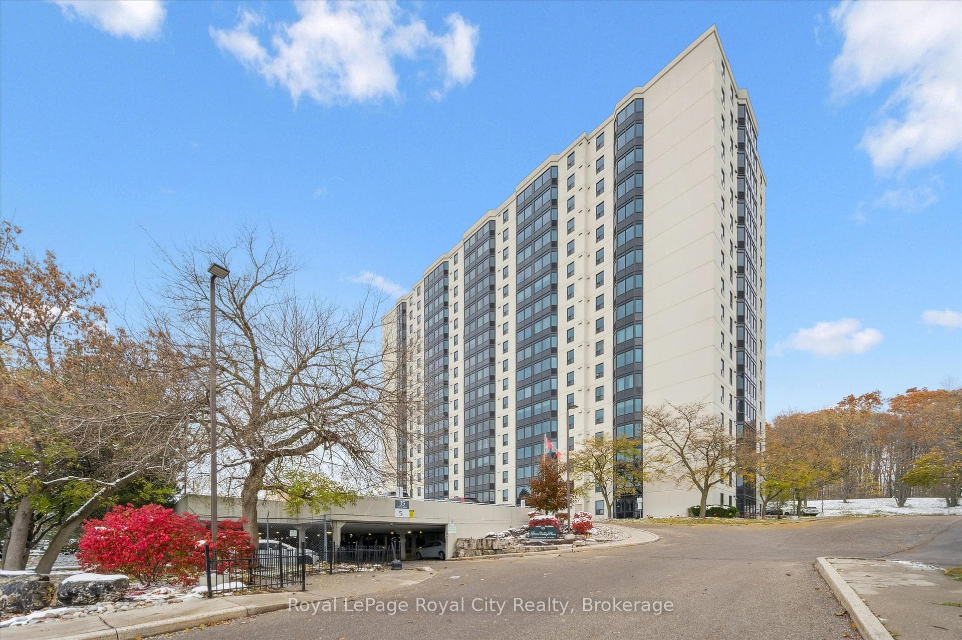35 Green Valley Drive 1410, Kitchener, ON N2P 2A5, Kitchener — photo 1