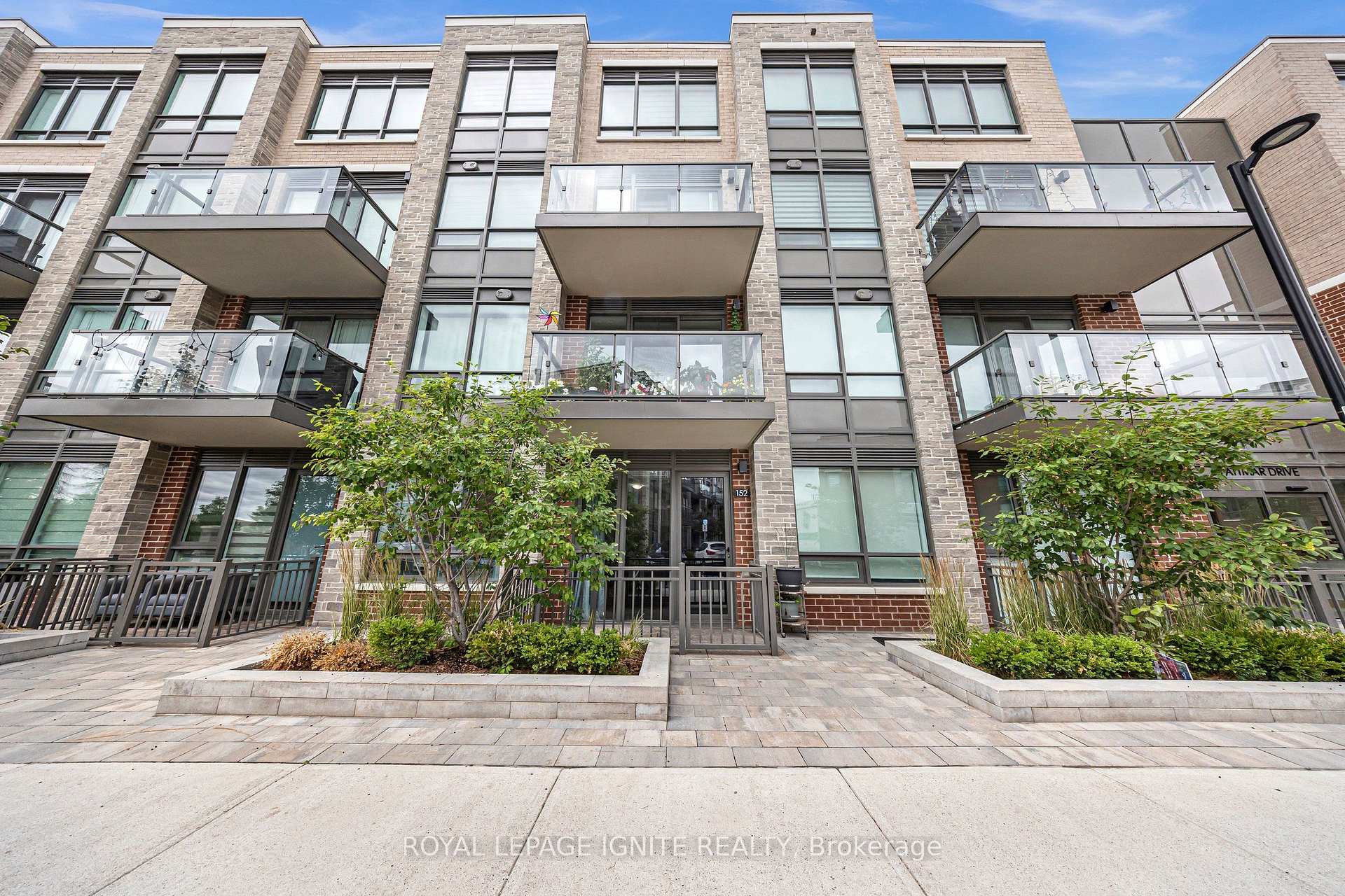 65 Attmar Drive 152, Brampton, ON L6P 0Y6, Brampton — photo 1
