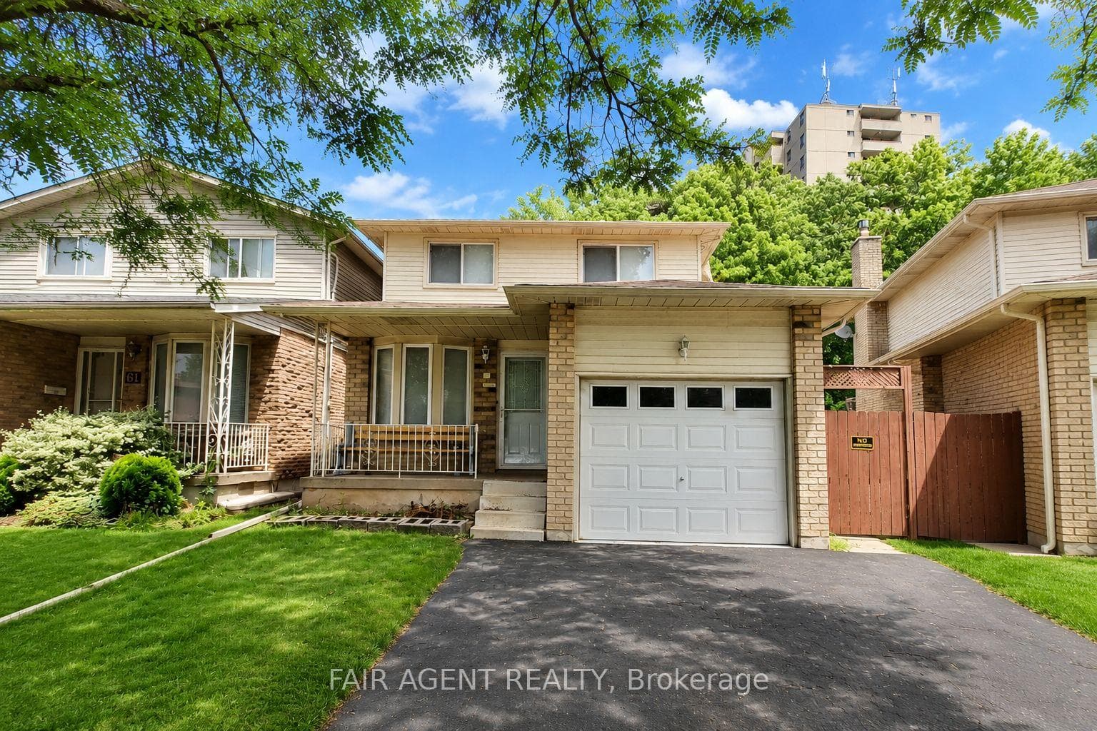 65 Berkindale Drive, Hamilton, ON L8E 4B5, Hamilton — photo 1