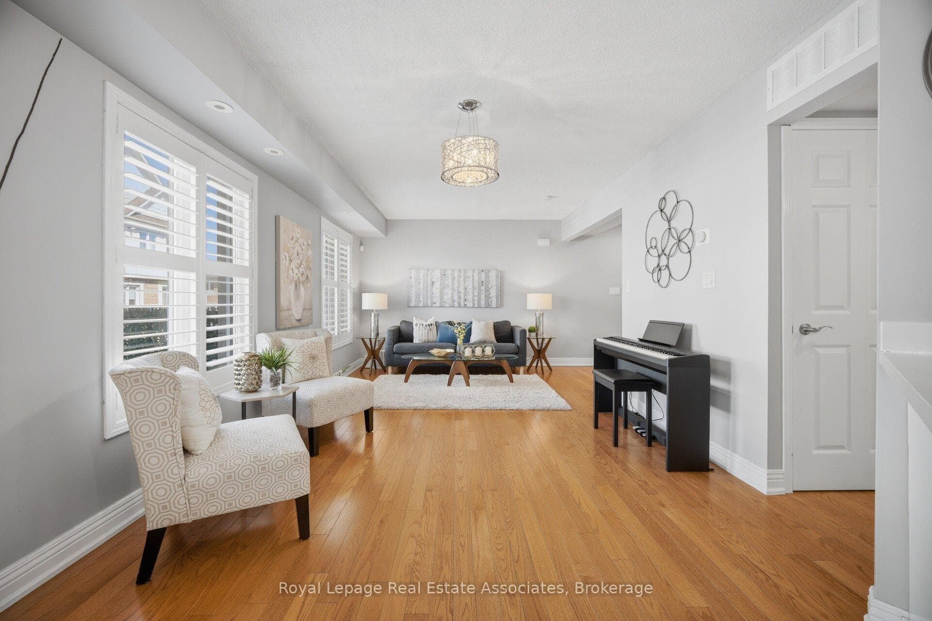 192 Louisbourg Way, Markham, ON L6E 0C2, Markham — photo 1