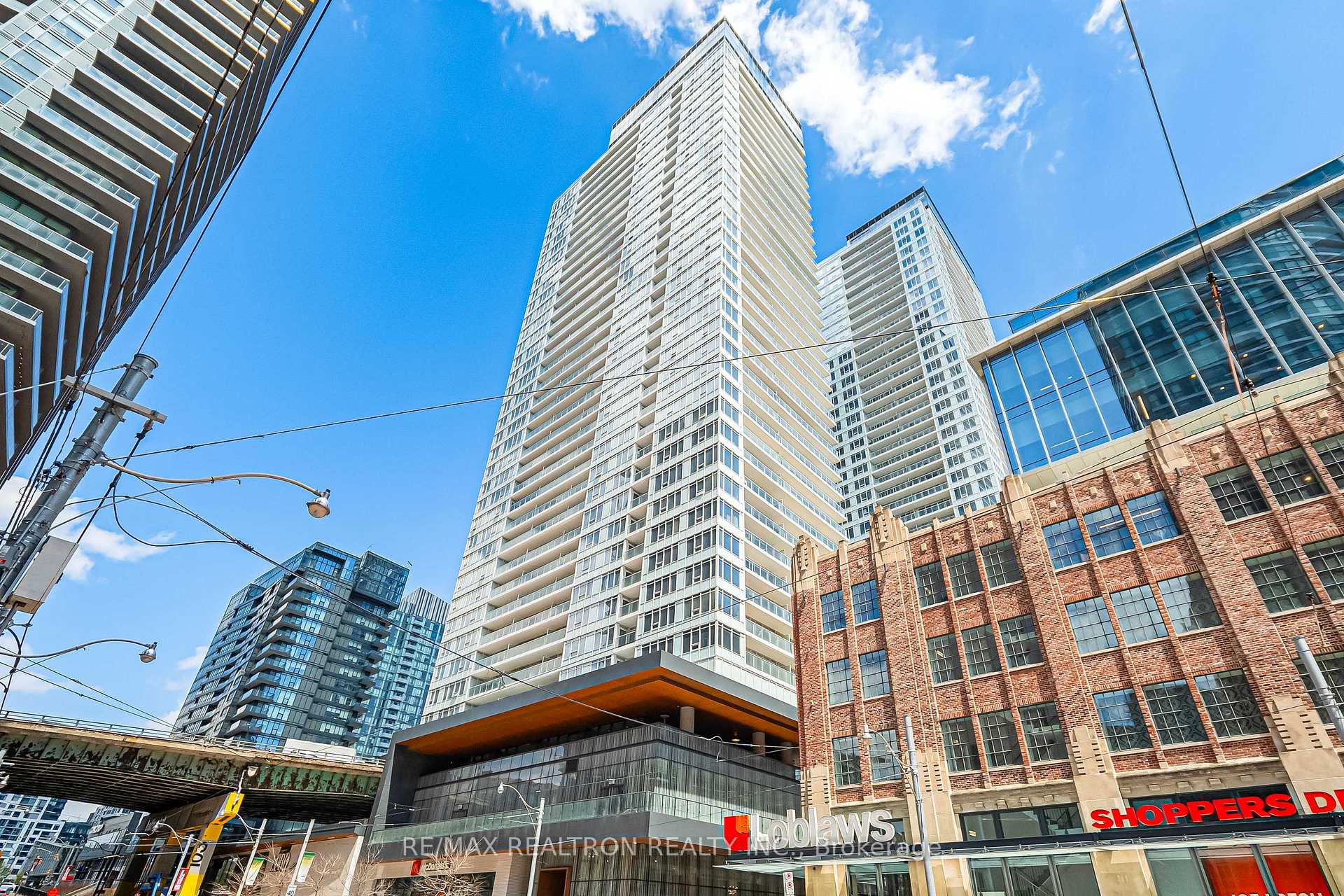 19 Bathurst Street 811, Toronto, ON M5V 0N2, Toronto C01 — photo 1