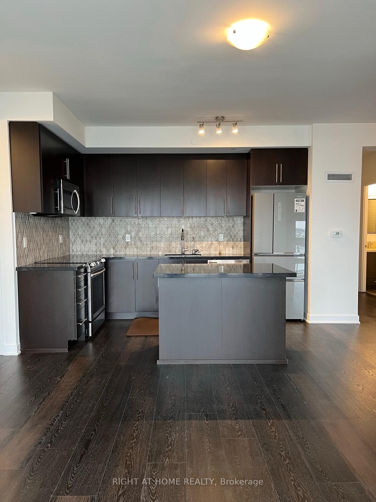 4677 NE Glen Erin Drive NE 602, Mississauga, ON L5M 2E3, Mississauga — photo 1