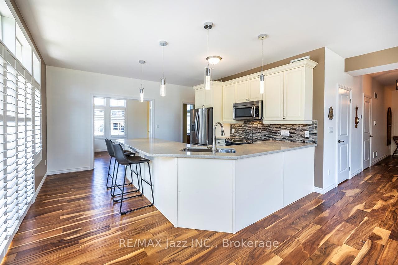 29 Lakewood Crescent 111, Kawartha Lakes, ON K0M 1A0, Kawartha Lakes — photo 1