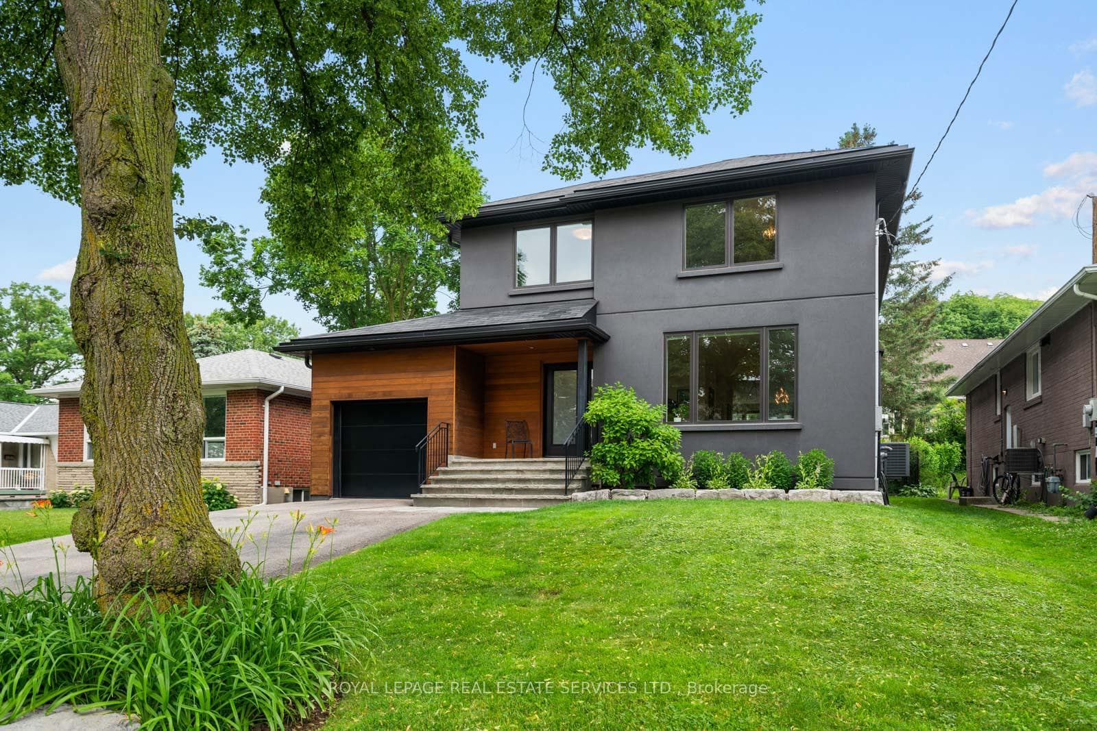 8 Firwood Crescent, Toronto, ON M9B 2V7, Toronto W08 — photo 1