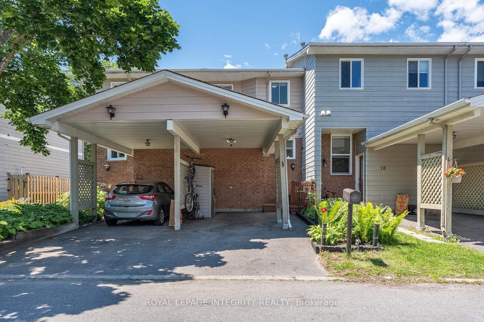 16 Stamford Private, Hunt Club - South Keys and Area, ON K1T 3J1, Hunt Club - South Keys and Area — photo 1