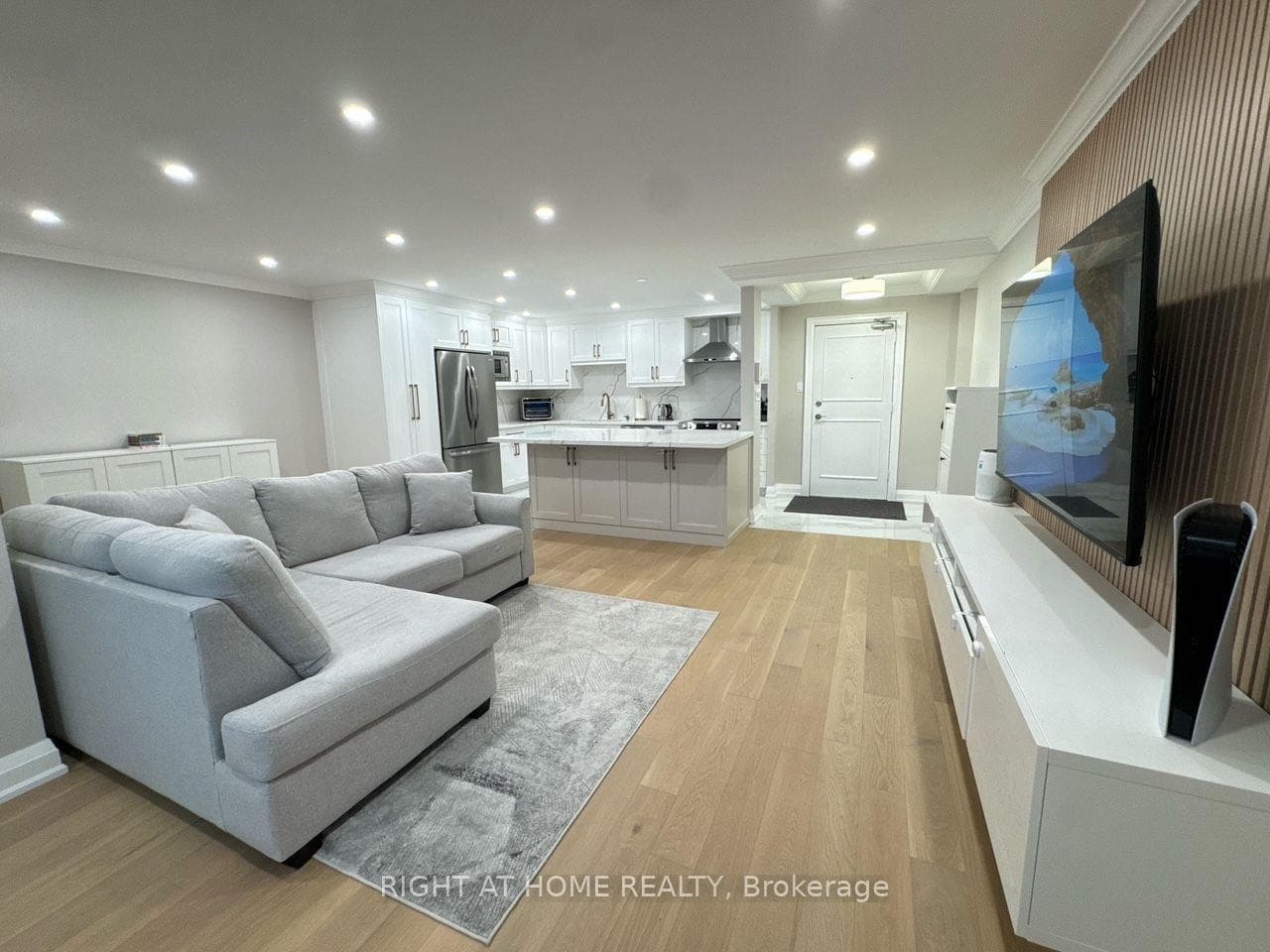 716 The West Mall 1507, Toronto, ON M9C 4X6, Toronto W08 — photo 1