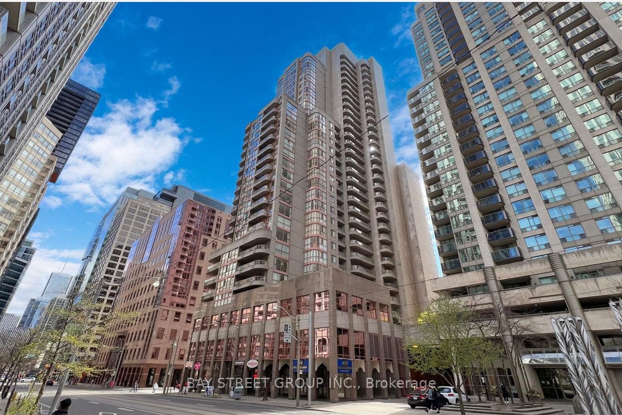 736 Bay Street 1910, Toronto, ON M5G 2M4, Toronto C01 — photo 1