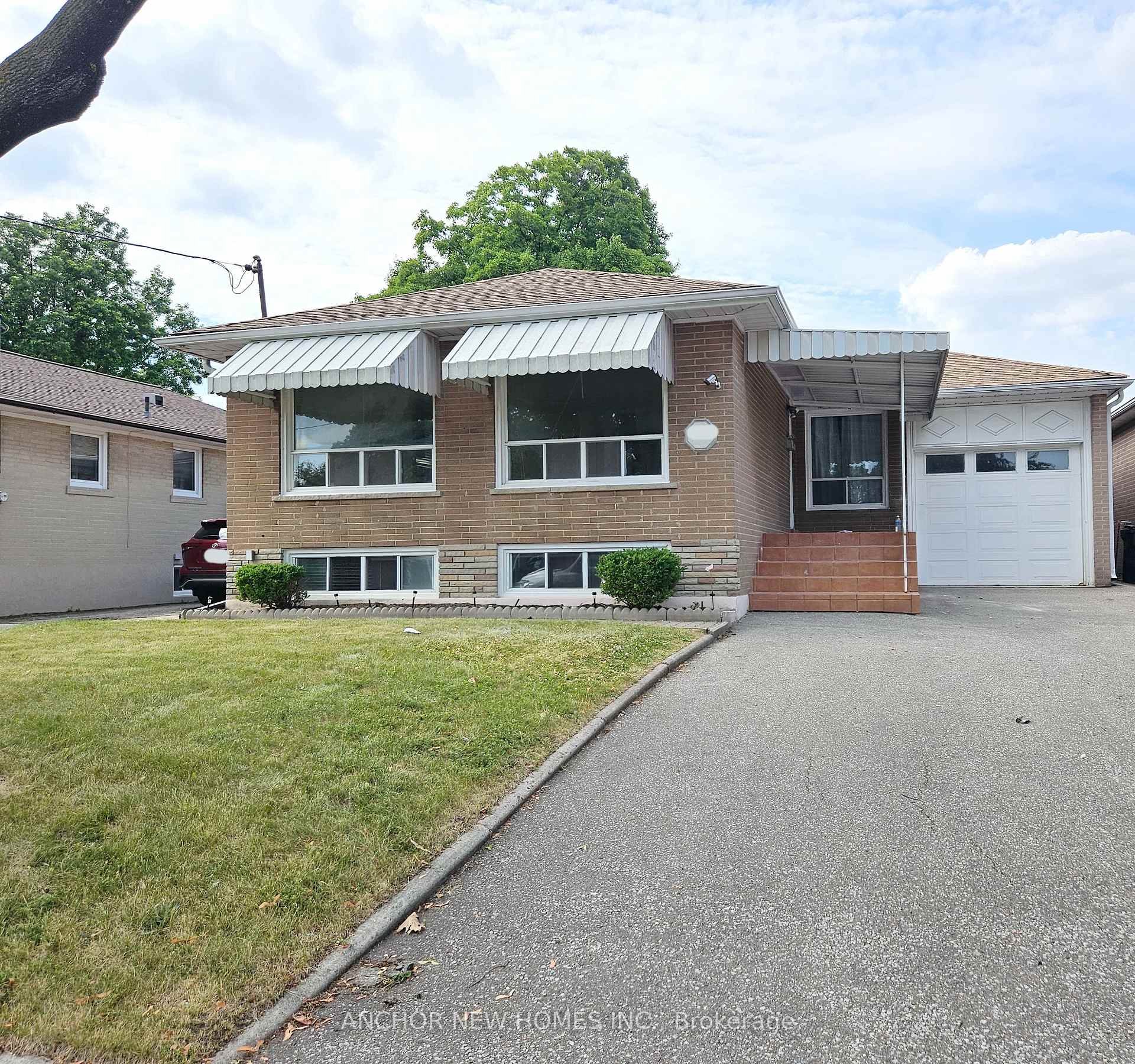 24 Fletcher Place, Toronto, ON M9R 1K6, Toronto W09 — photo 1