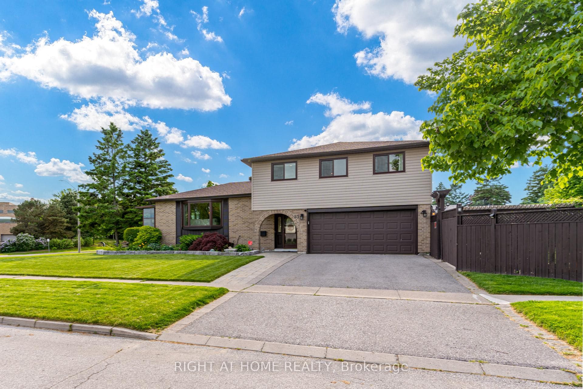 51 Lewin Crescent, Ajax, ON L1S 3A2, Ajax — photo 1