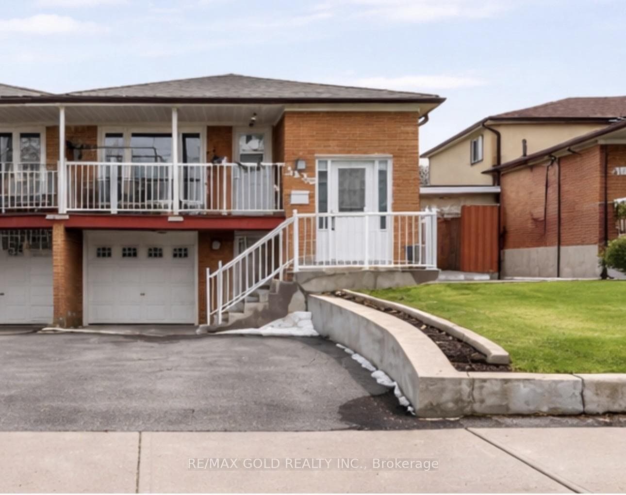 3430 Chipley Crescent, Mississauga, ON L4T 2E2, Mississauga — photo 1