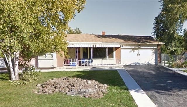 2 Glebe Crescent, Brampton, ON L6S 1G1, Brampton — photo 1