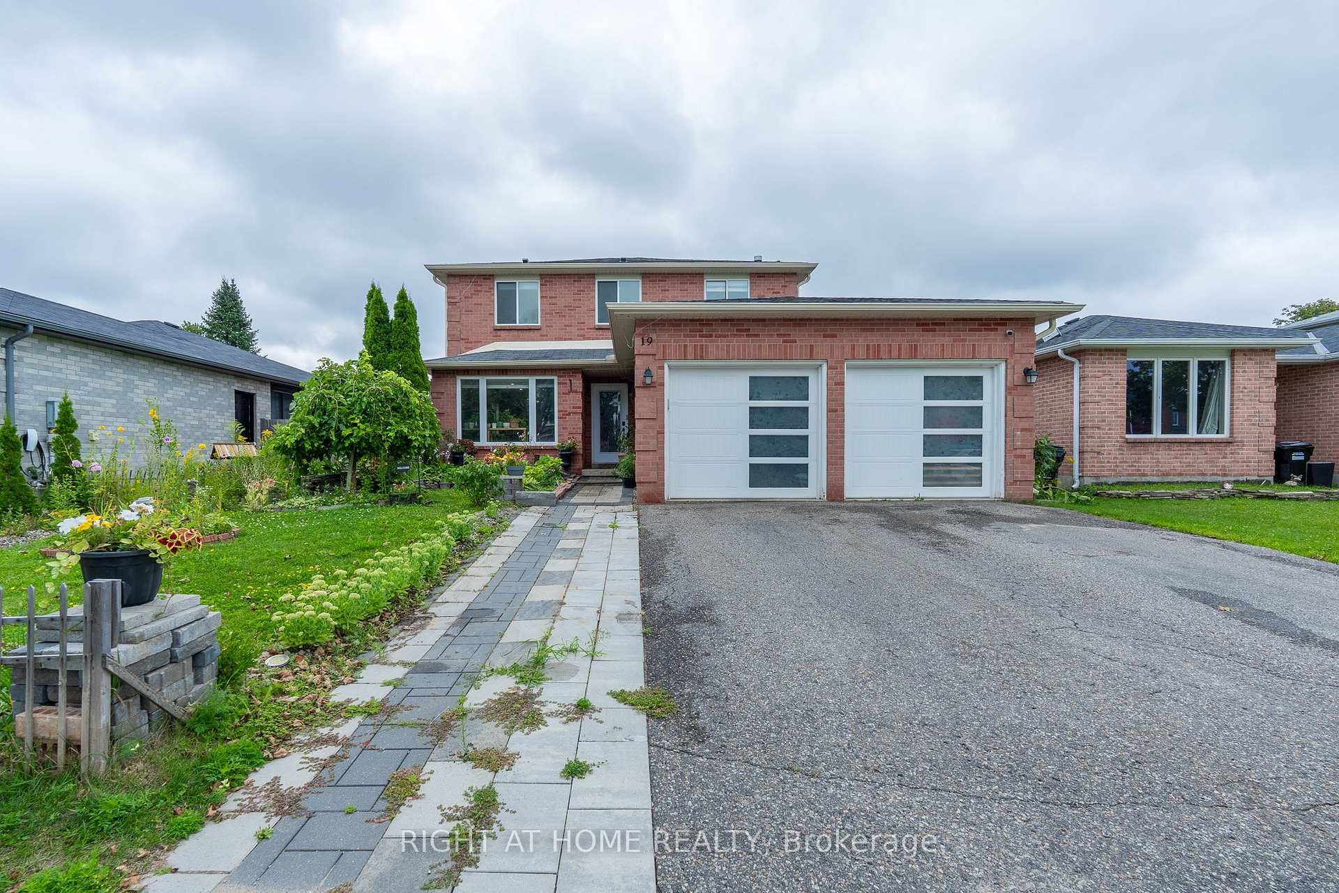 19 Cardinal Street, Barrie, ON L4M 6C8, Barrie — photo 1