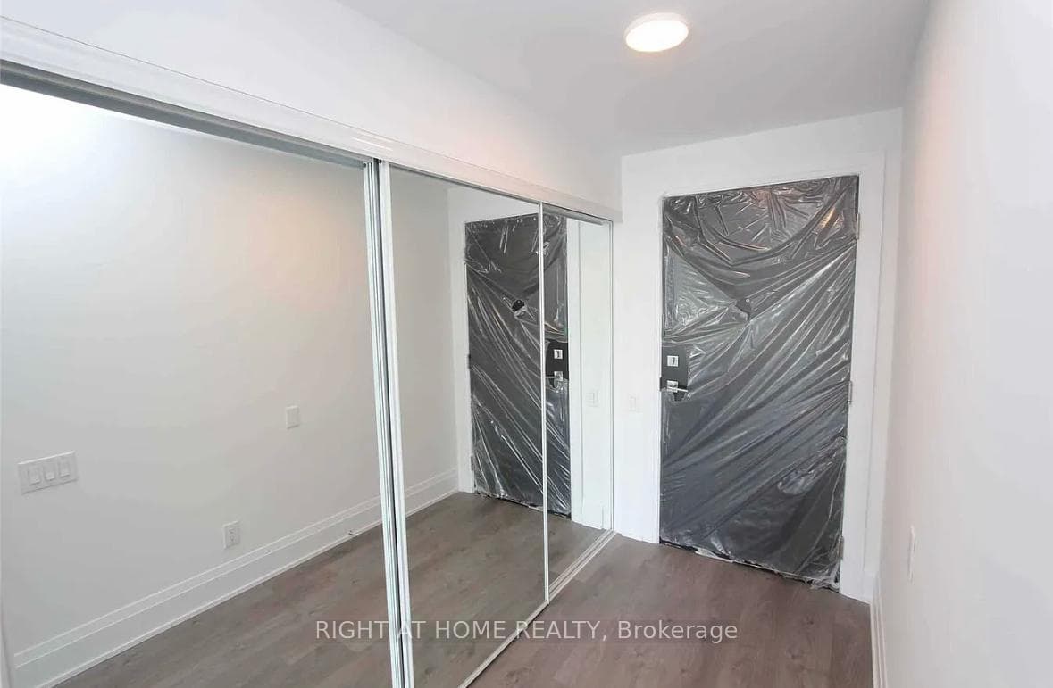 20 Brin Drive 413, Toronto, ON M8X 0B2, Toronto W08 — photo 1