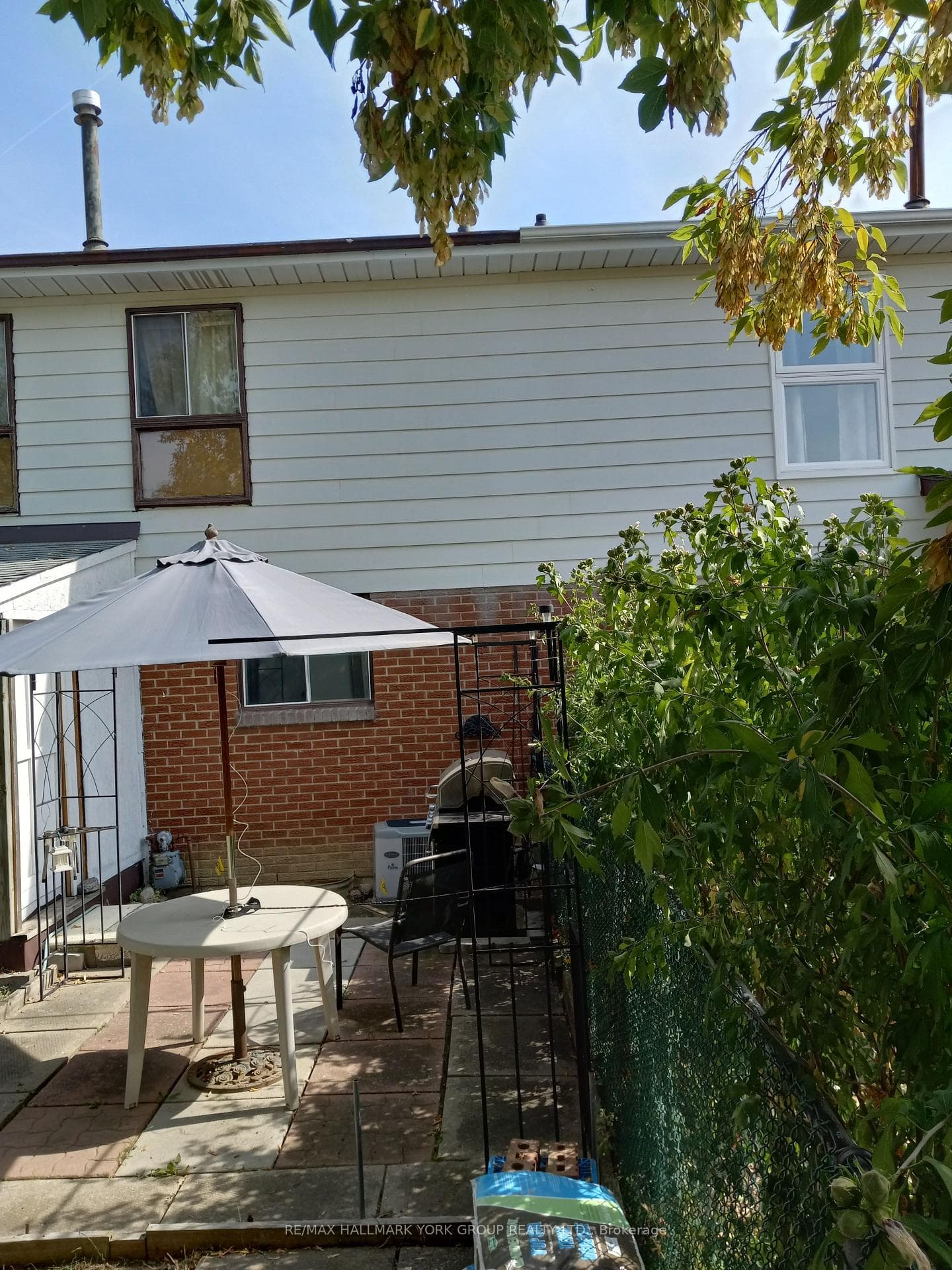 152 Beech Street, Brampton, ON L6V 1V6, Brampton — photo 1