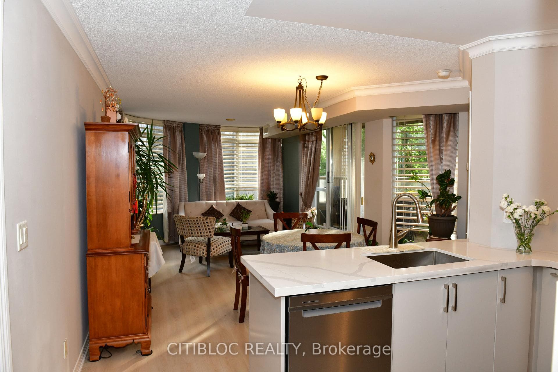 310 Burnhamthorpe Road W 213, Mississauga, ON L5B 4P9, Mississauga — photo 1