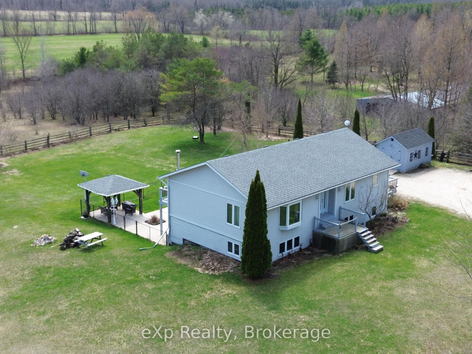 585206 10A Side Road, Grey Highlands, ON N0C 1H0, Grey Highlands — photo 1