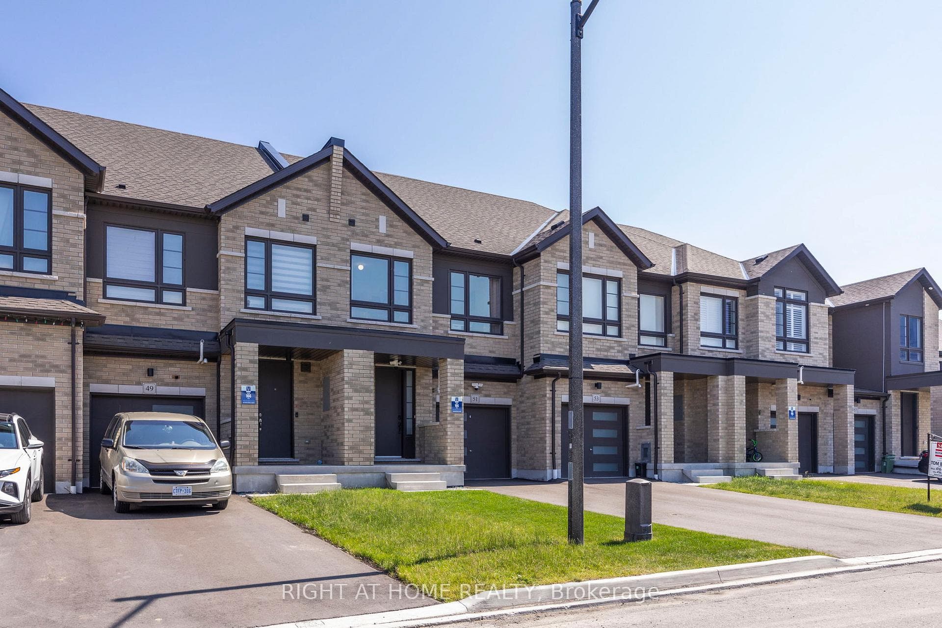 51 Peter Hogg Court, Whitby, ON L1P 0N2, Whitby — photo 1