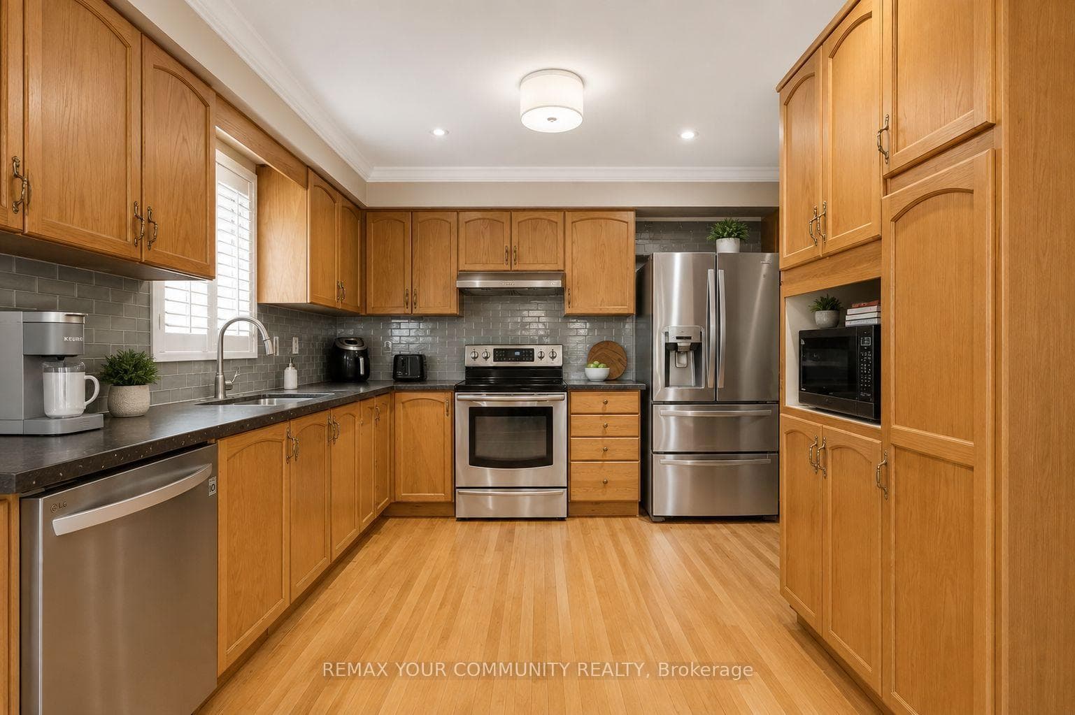 81 Garden Street, Whitby, ON L1N 9E7, Whitby — photo 1