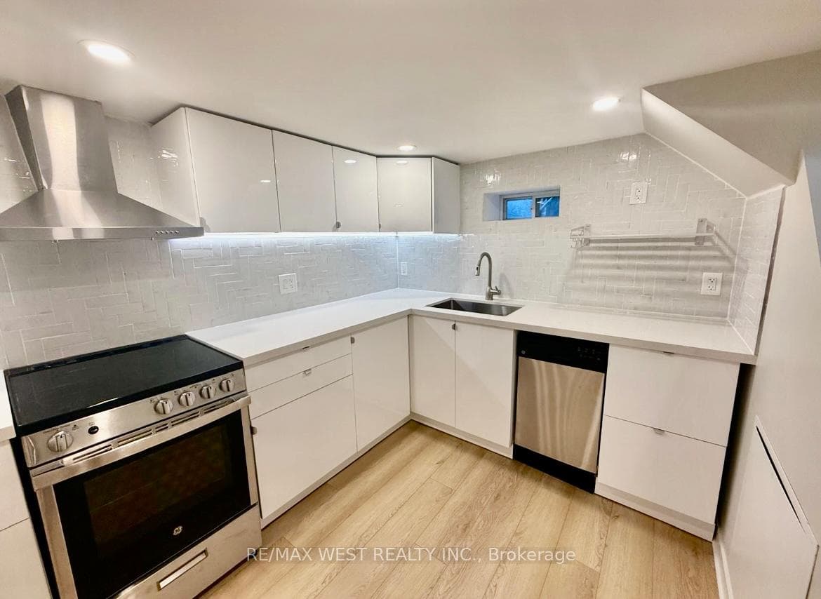 10 Vimy Avenue Bsmt, Toronto, ON M9N 2W2, Toronto W04 — photo 1