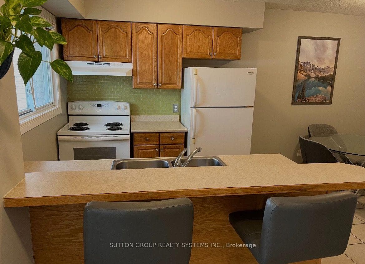 211 Veronica Drive 19, Kitchener, ON N2A 2R8, Kitchener — photo 1