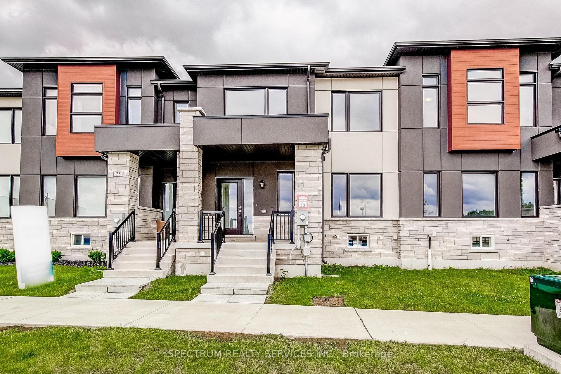 27 Strickland Avenue, Brant, ON N3T 0X7, Brant — photo 1