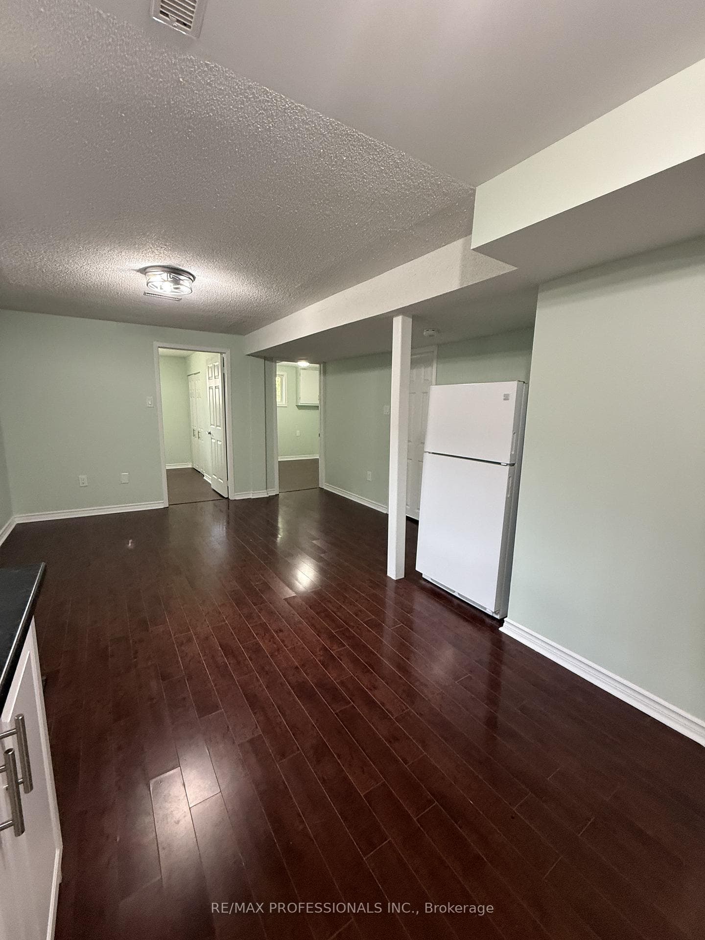 23 Dunwich Place Basement, Brampton, ON L6T 1K3, Brampton — photo 1