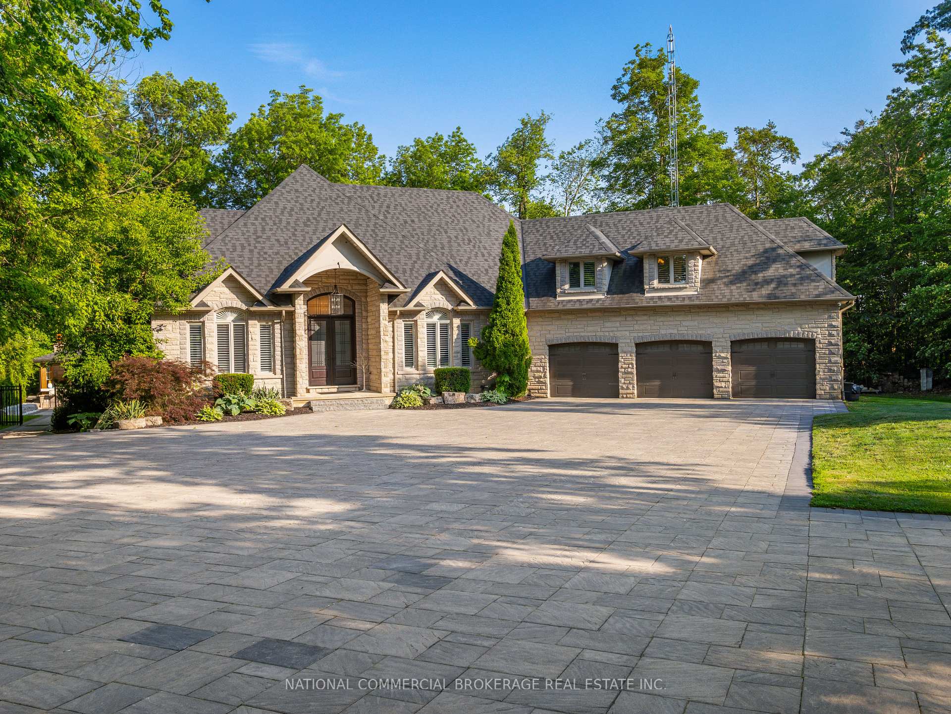 10088 Old Pine Crest Road, Halton Hills, ON L0P 0A2, Halton Hills — photo 1