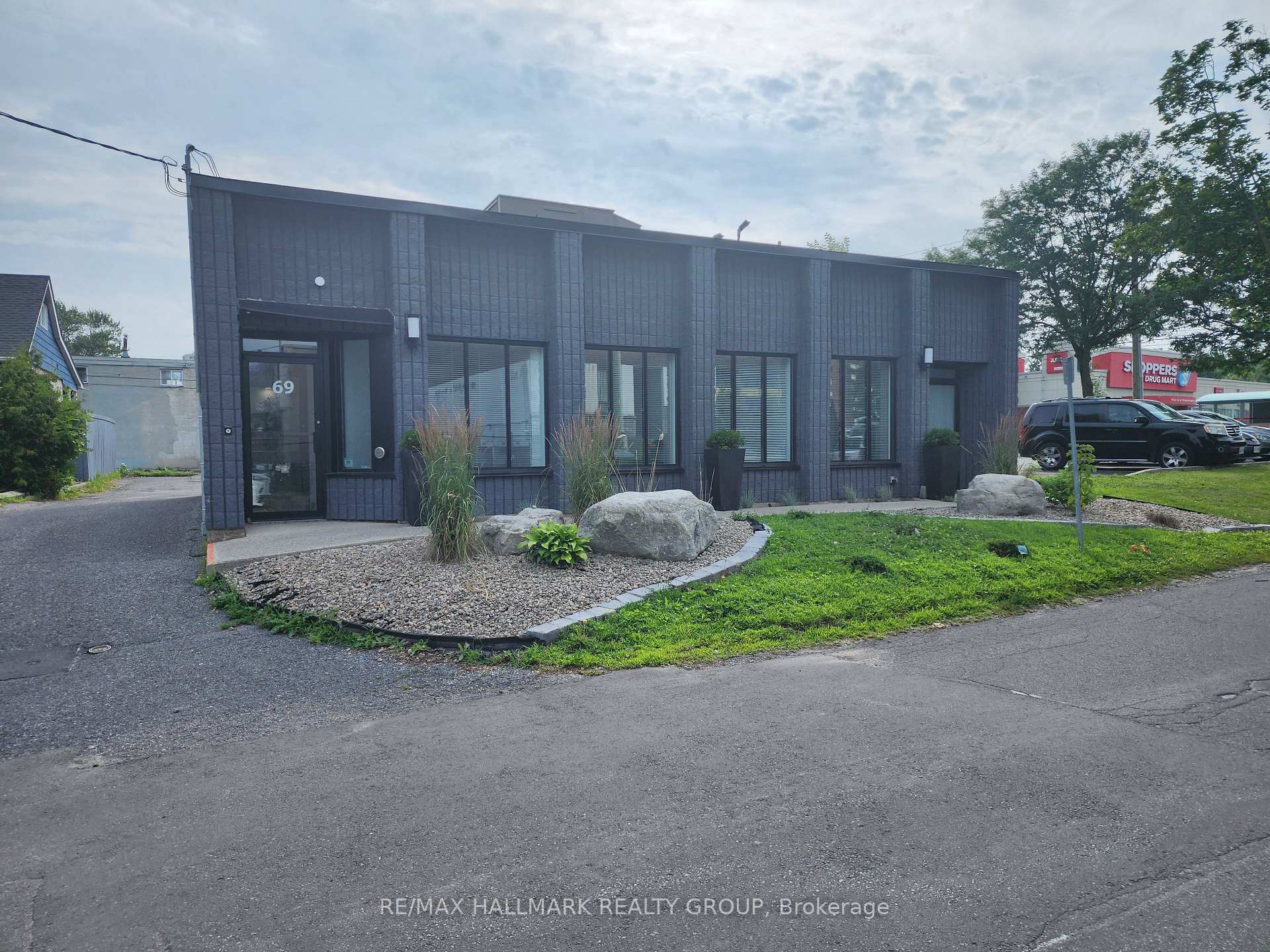 69 Kempster Avenue 4, Britannia - Lincoln Heights and Area, ON K2B 6M2, Britannia - Lincoln Heights and Area — photo 1