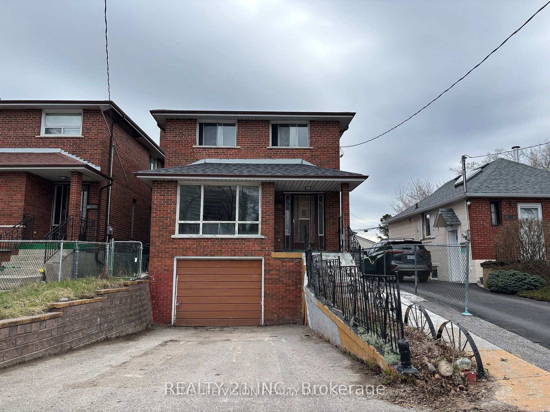 102 Magnolia Avenue, Toronto, ON M1K 3K6, Toronto E04 — photo 1