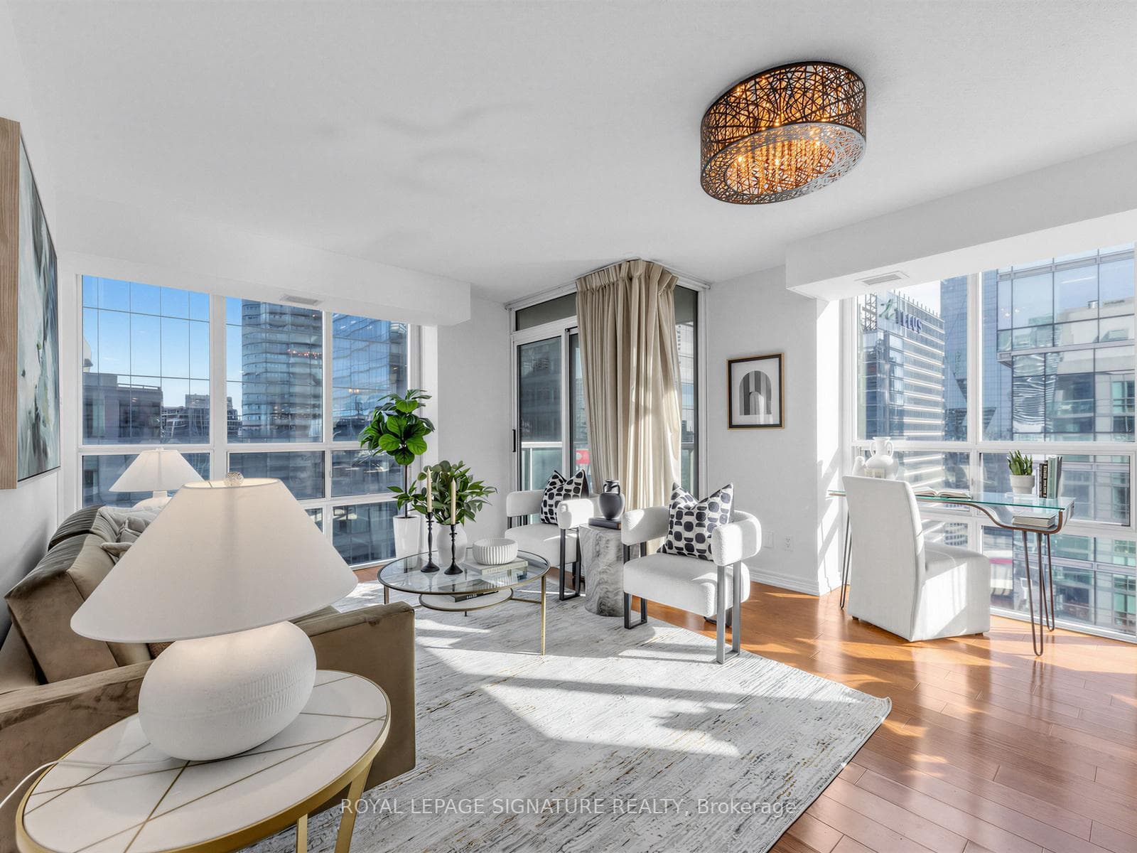 30 Grand Trunk Crescent 3906, Toronto, ON M5J 3A4, Toronto C01 — photo 1
