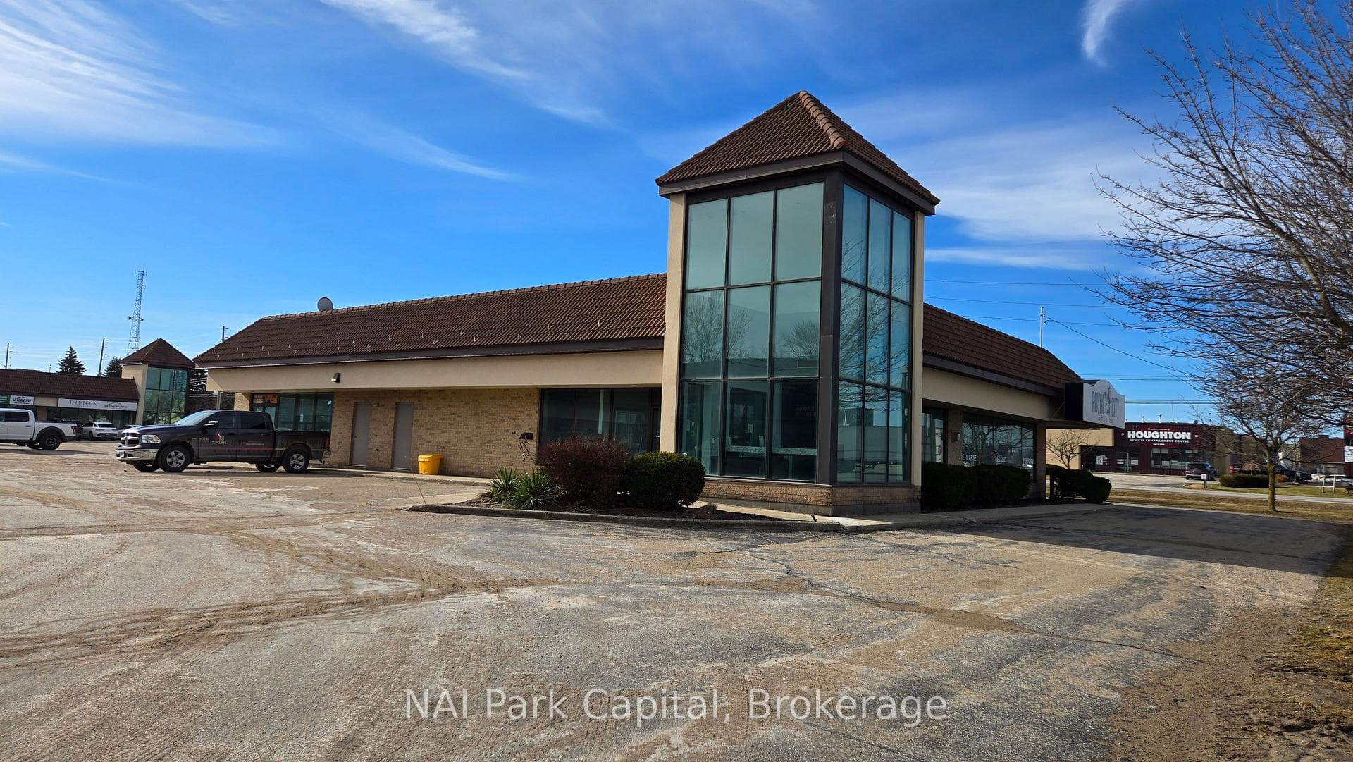 930 Woodlawn Road W 4-8, Guelph, ON N1K 1T2, Guelph — photo 1