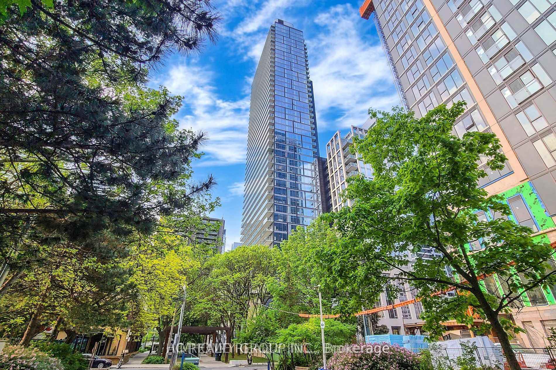 1 Gloucester Street 2 Parking Tandem, Toronto, ON M4Y 1L8, Toronto C08 — photo 1