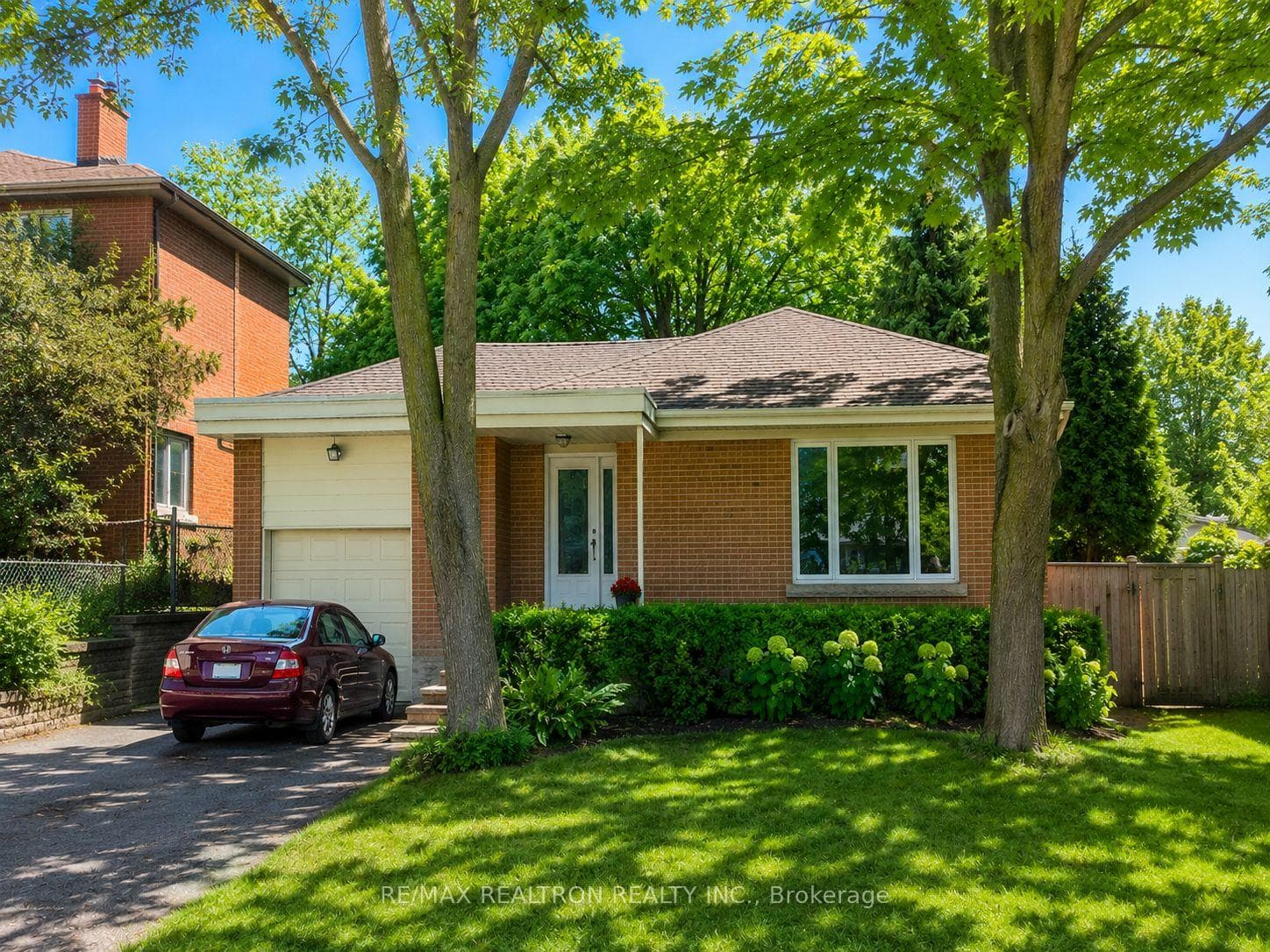 318 Holmes Avenue, Toronto, ON M2N 4N3, Toronto C14 — photo 1