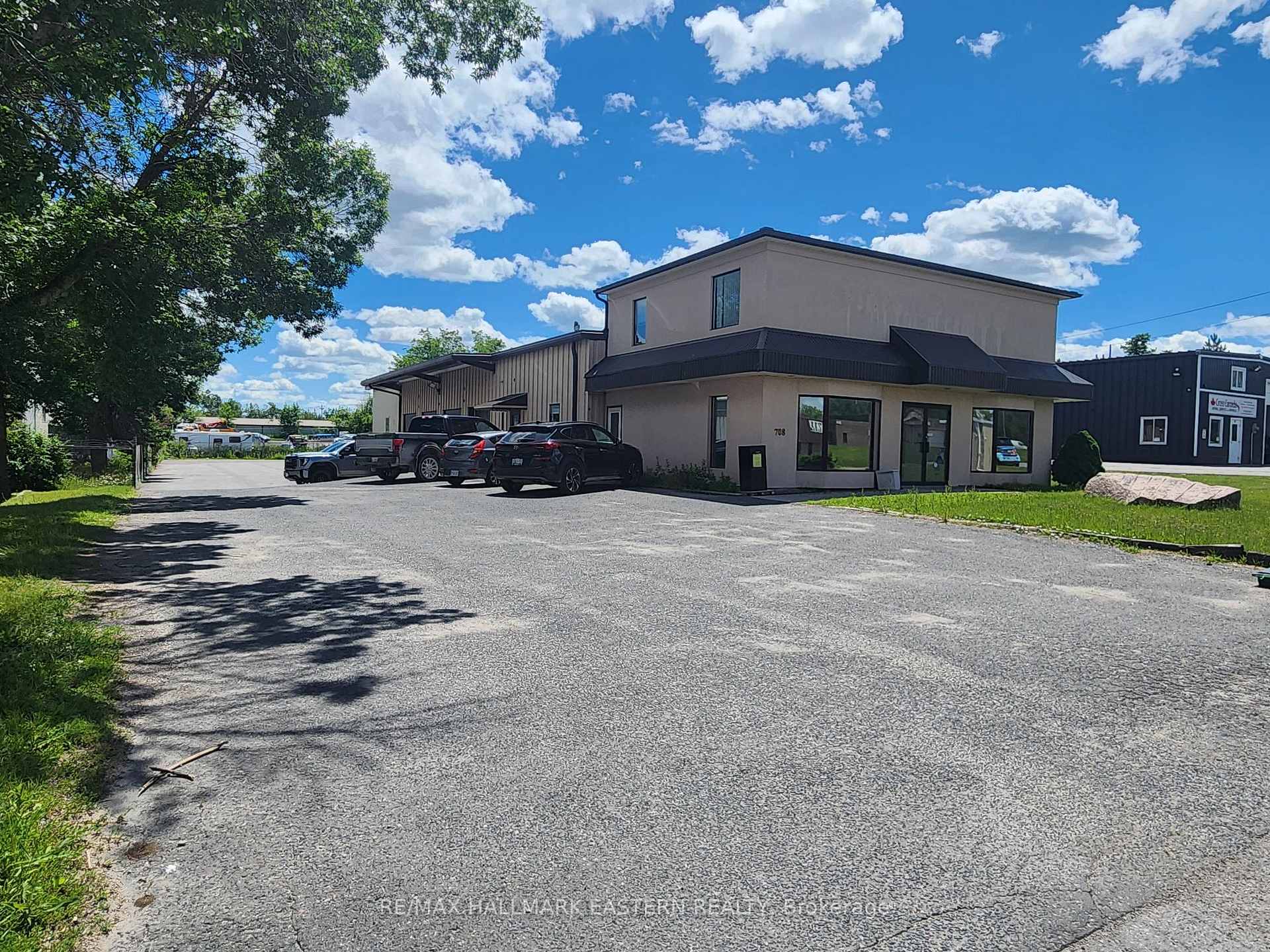 708 Rye Street, Peterborough, ON K9J 6W9, Peterborough — photo 1