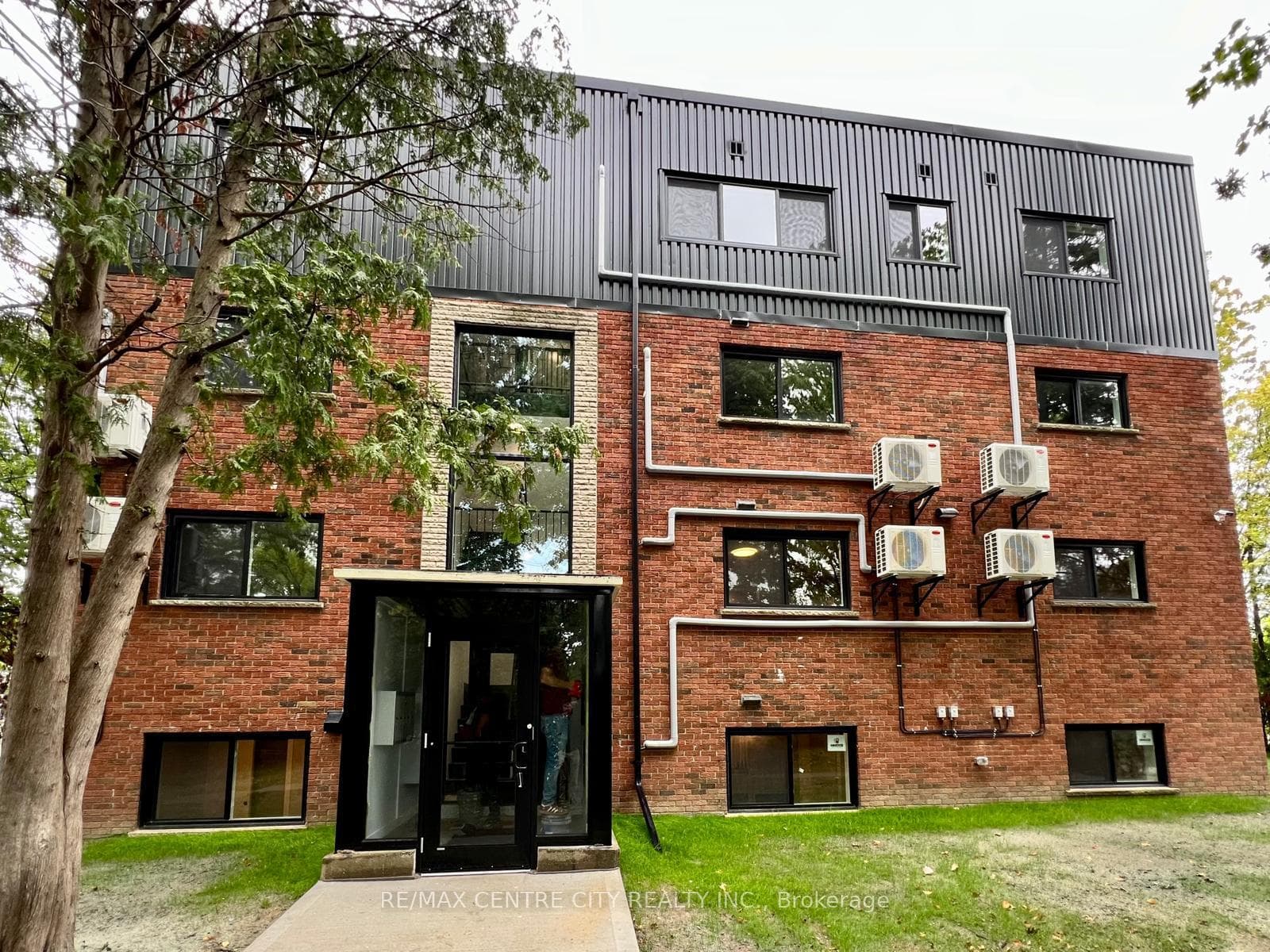 400 Scenic Drive S 9, London South, ON N5Z 3A8, London South — photo 1