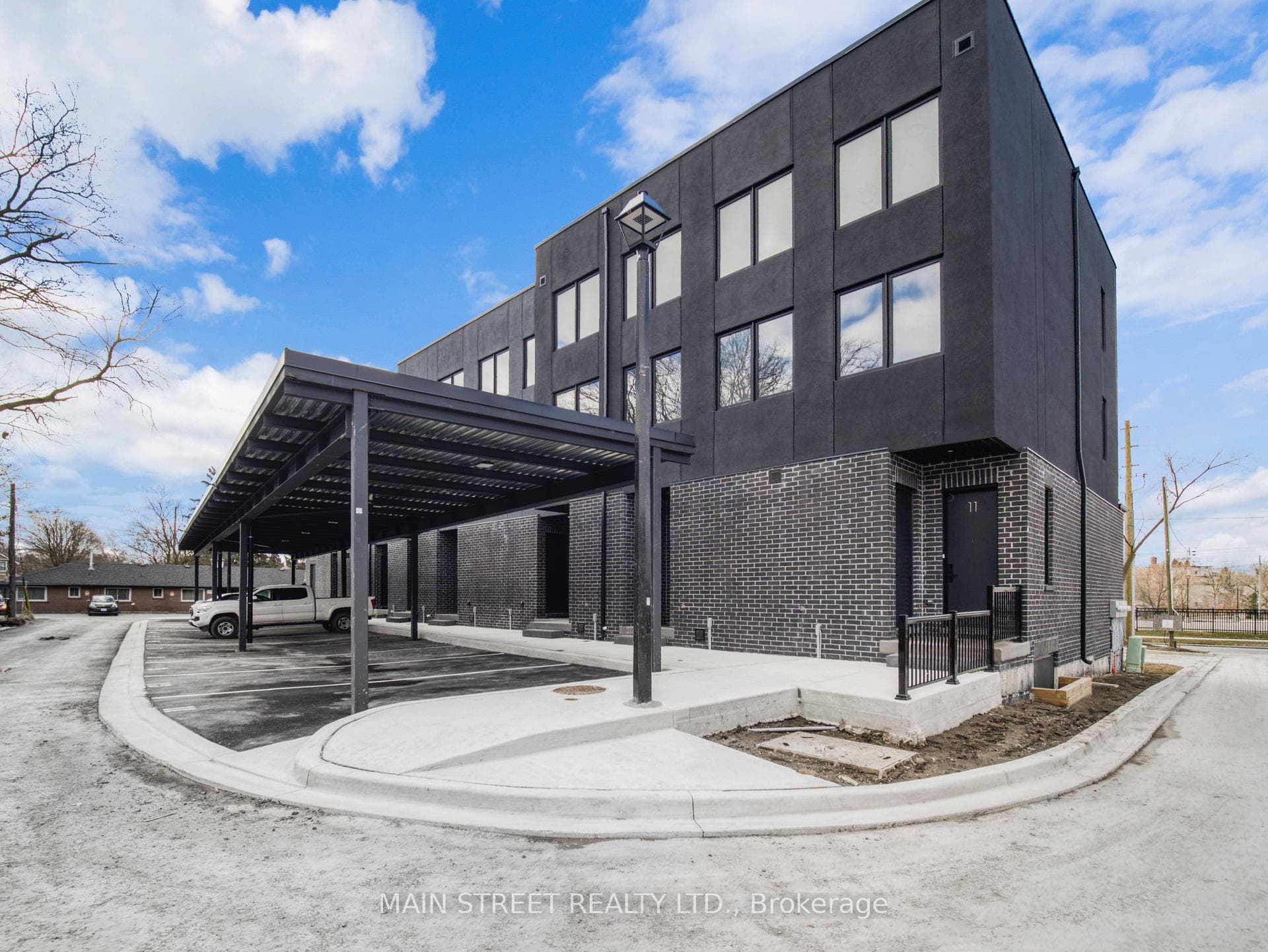 59 Charles Street 11, Newmarket, ON L3Y 3V7, Newmarket — photo 1