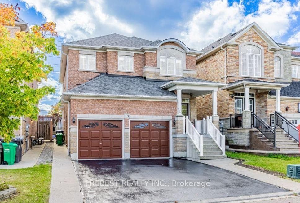 18 Village Lake Crescent, Brampton, ON L6S 6K2, Brampton — photo 1