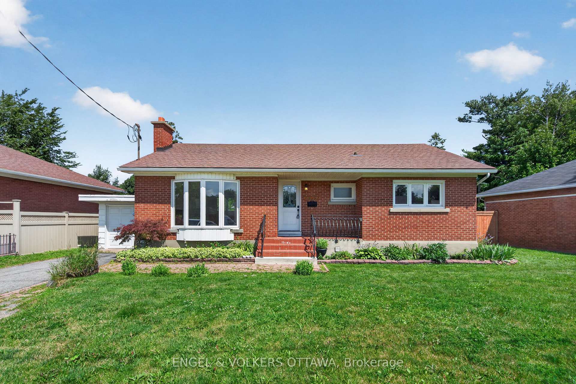 2439 Alta Vista Drive, Alta Vista and Area, ON K1H 7M9, Alta Vista and Area — photo 1
