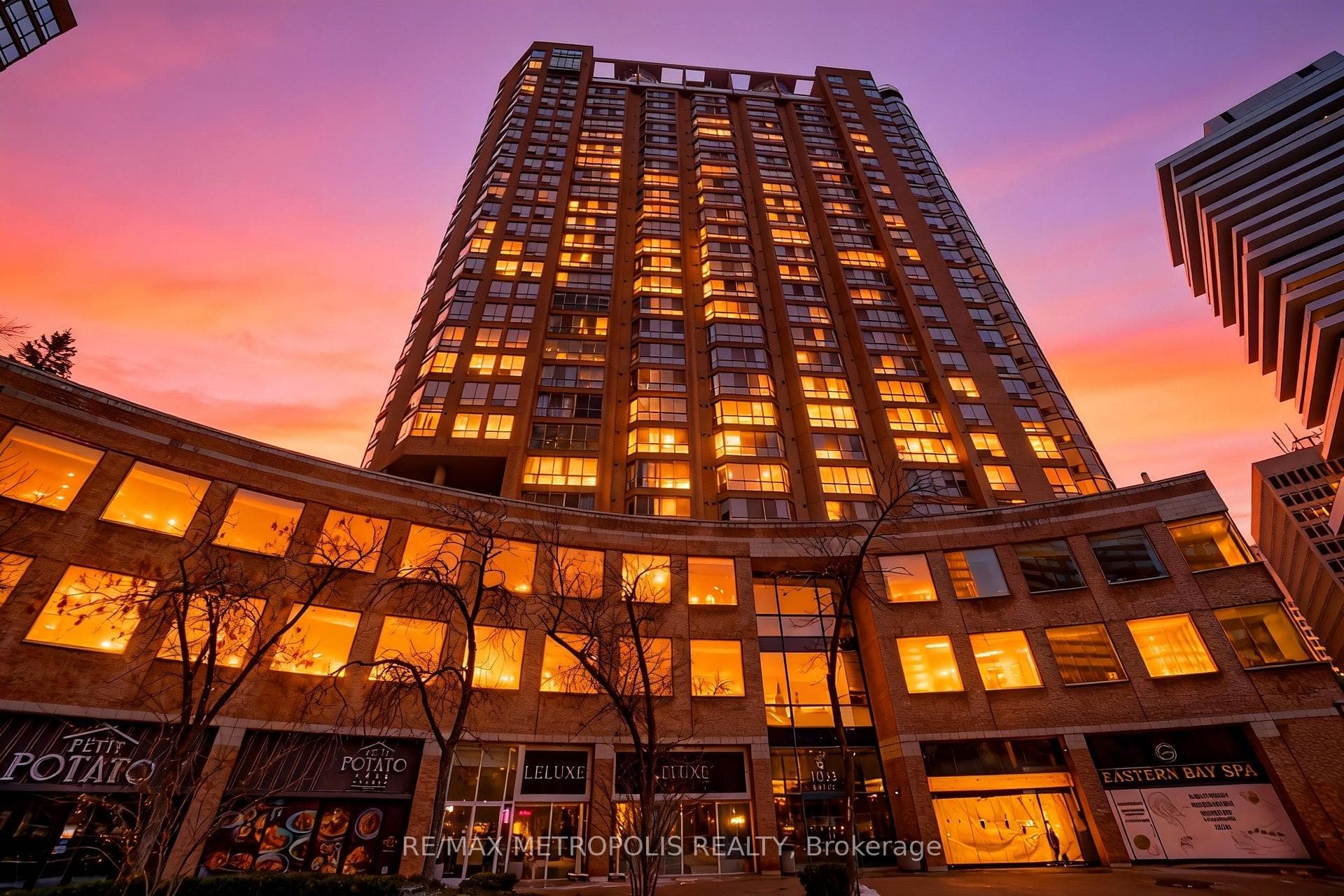 1033 Bay Street 320 A, Toronto, ON M5S 3A5, Toronto C01 — photo 1
