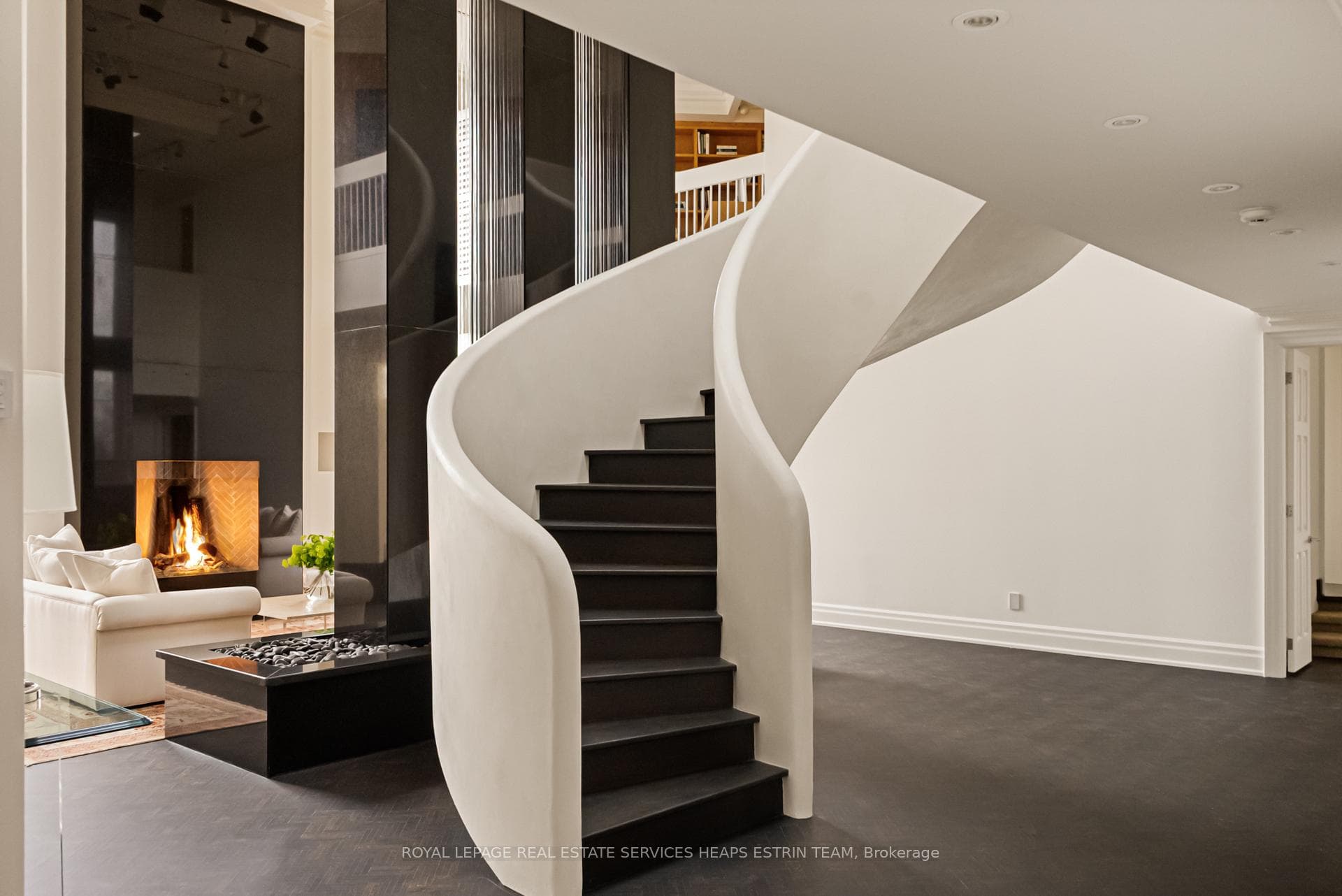 2 Lynwood Avenue PH1, Toronto, ON M4V 1K2