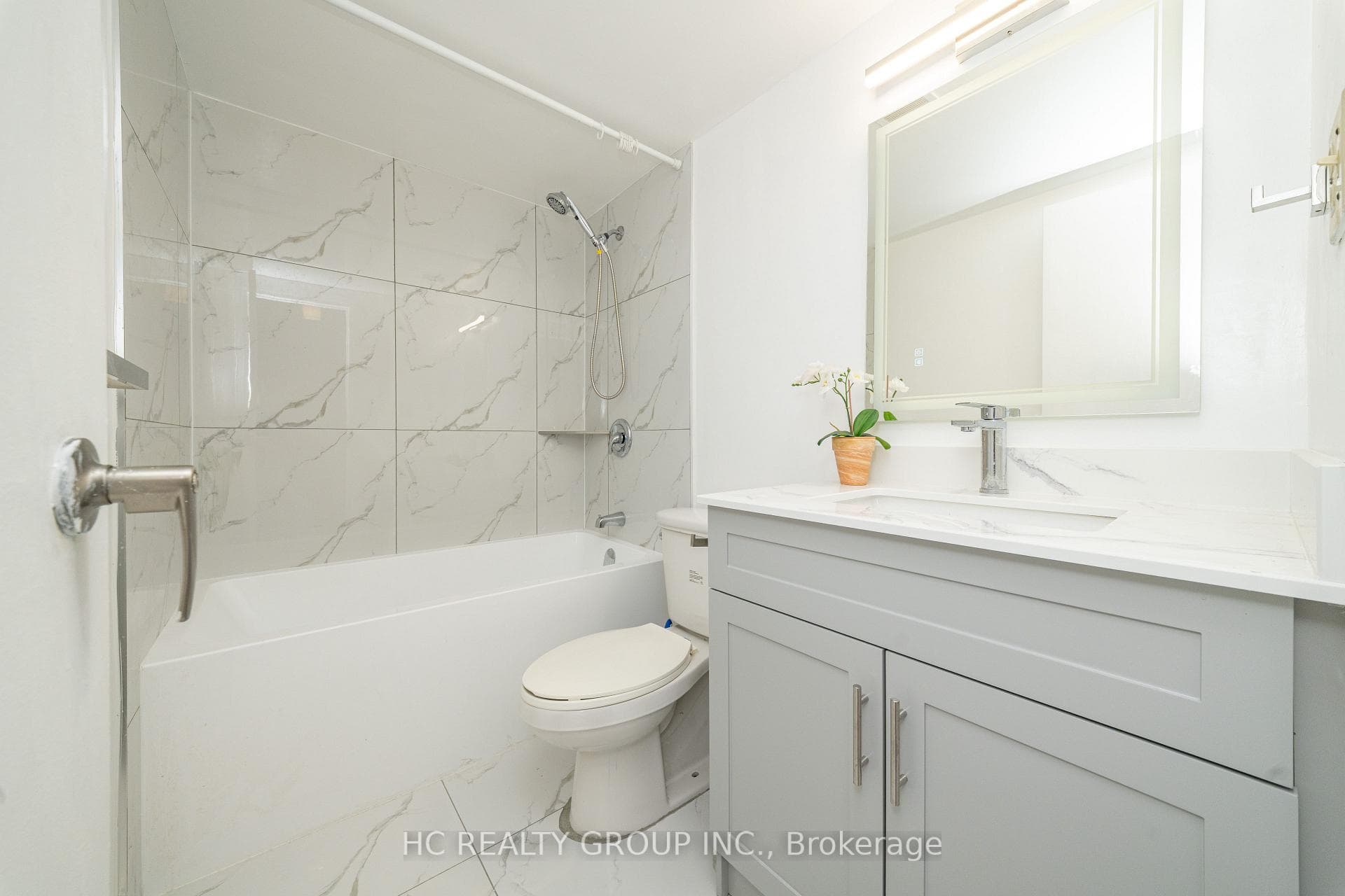 1250 Bridletowne Circle 505, Toronto, ON M1W 2V1, Toronto E05 — photo 1