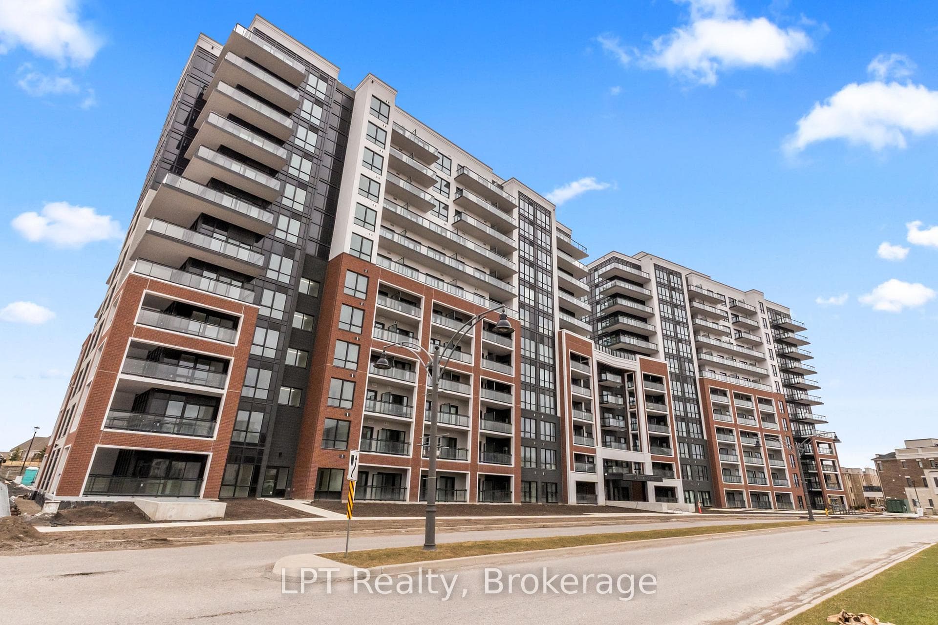 51 Clarington Boulevard 917, Clarington, ON L1C 0H6, Clarington — photo 1